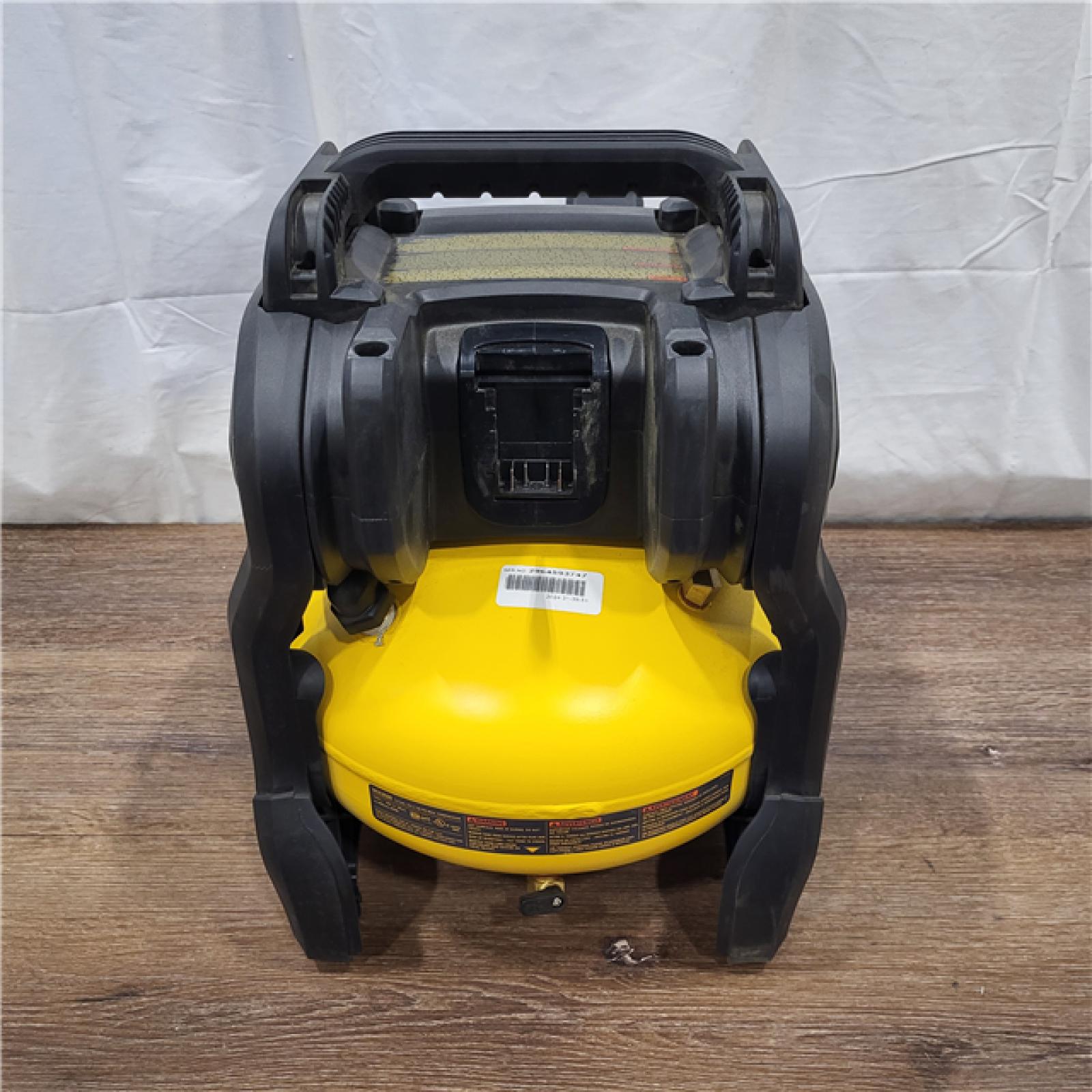 AS-IS DEWALT 20V MAX* 2-1/2 Gal. Brushless Cordless Air Compressor