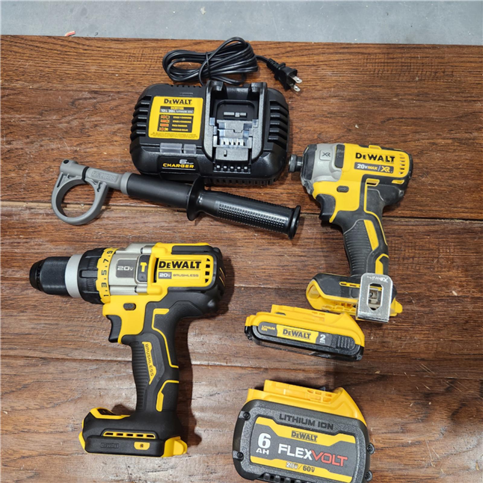 AS-IS 20V MAX Cordless Brushless Hammer Drill/Driver 2 Tool Combo Kit with FLEXVOLT ADVANTAGE