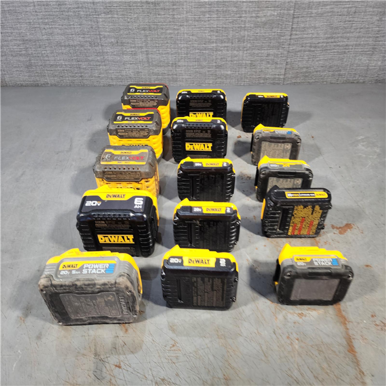 HOUSTON LOCATION - AS-IS DEWALT BATTERY PACK QTY - 15