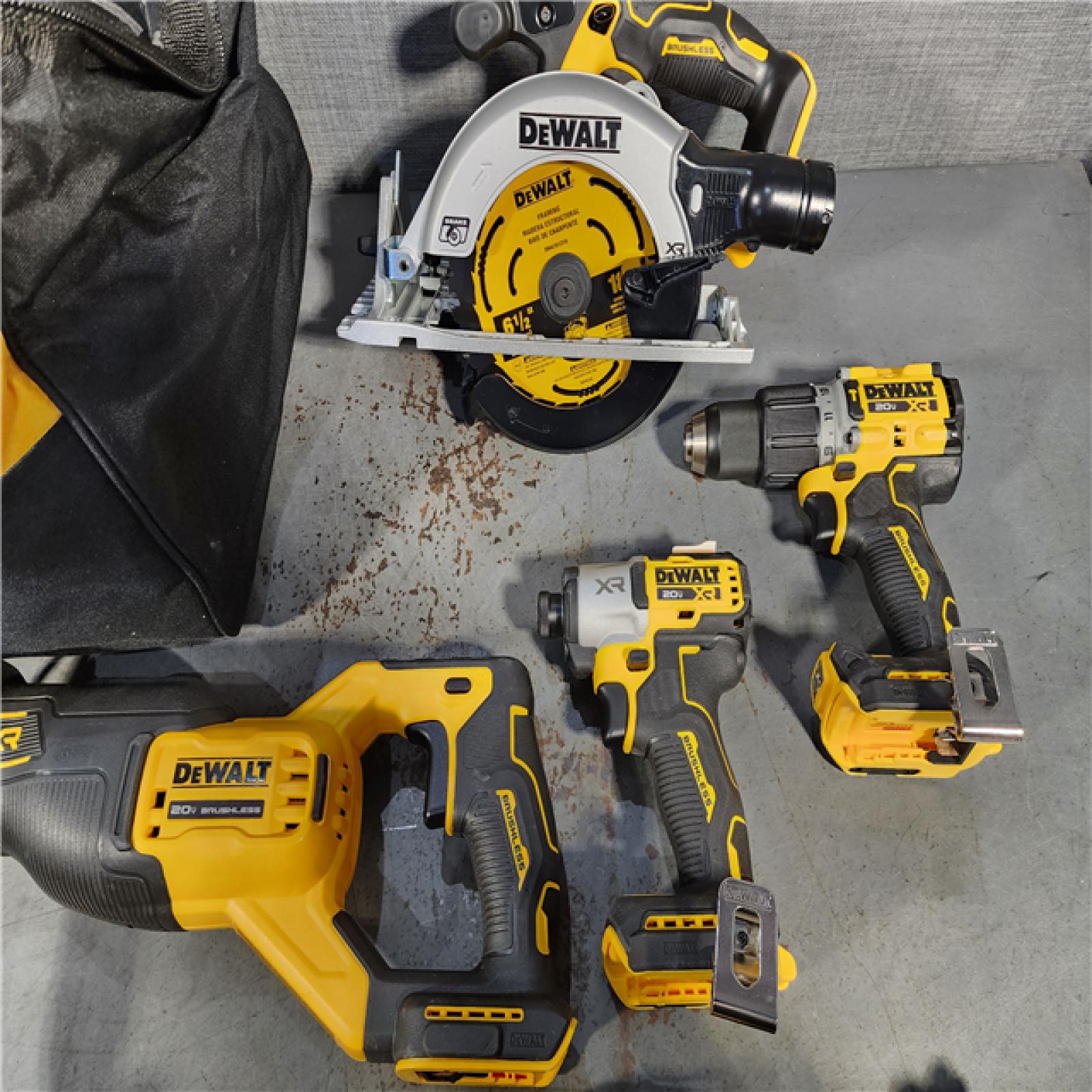 HOUSTON LOCATION - AS-IS DEWALT 20V 6-TOOL COMBO KIT