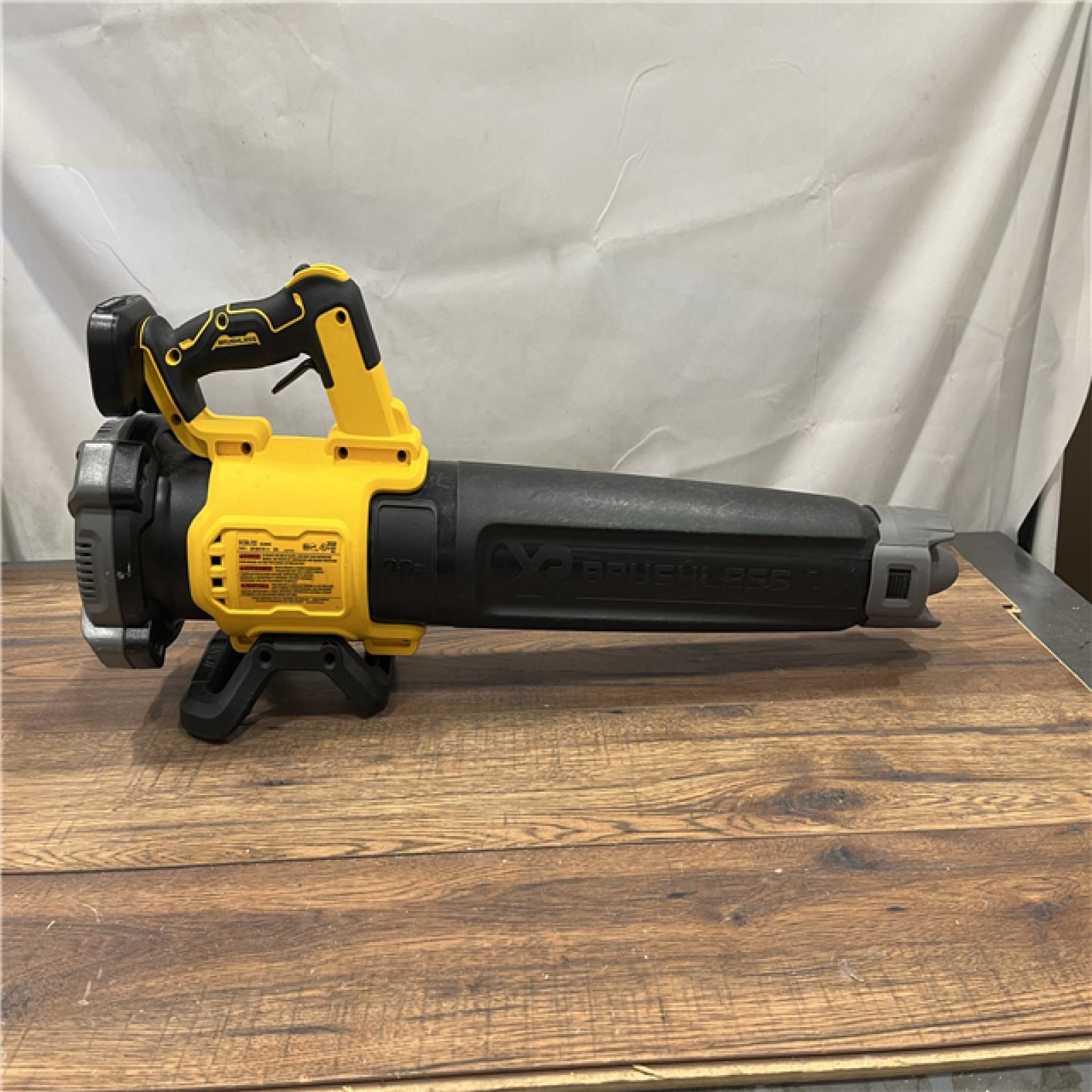 AS-IS DeWalt Brushless Cordless Battery Powered Handheld Leaf Blower KIT ( TOOL ONLY )