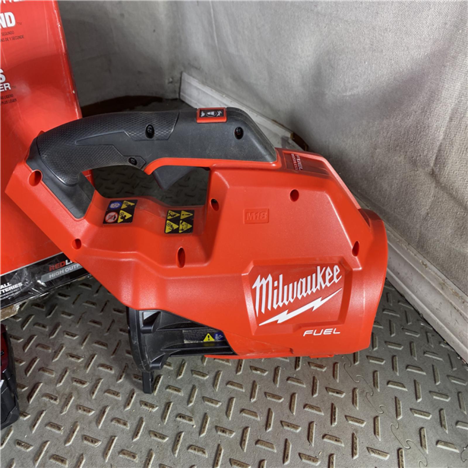 HOUSTON LOCATION - AS-IS M18 FUEL 120 MPH 450 CFM 18V Lithium-Ion Brushless Cordless Handheld Blower Kit with 8.0 Ah Battery, Rapid Charger