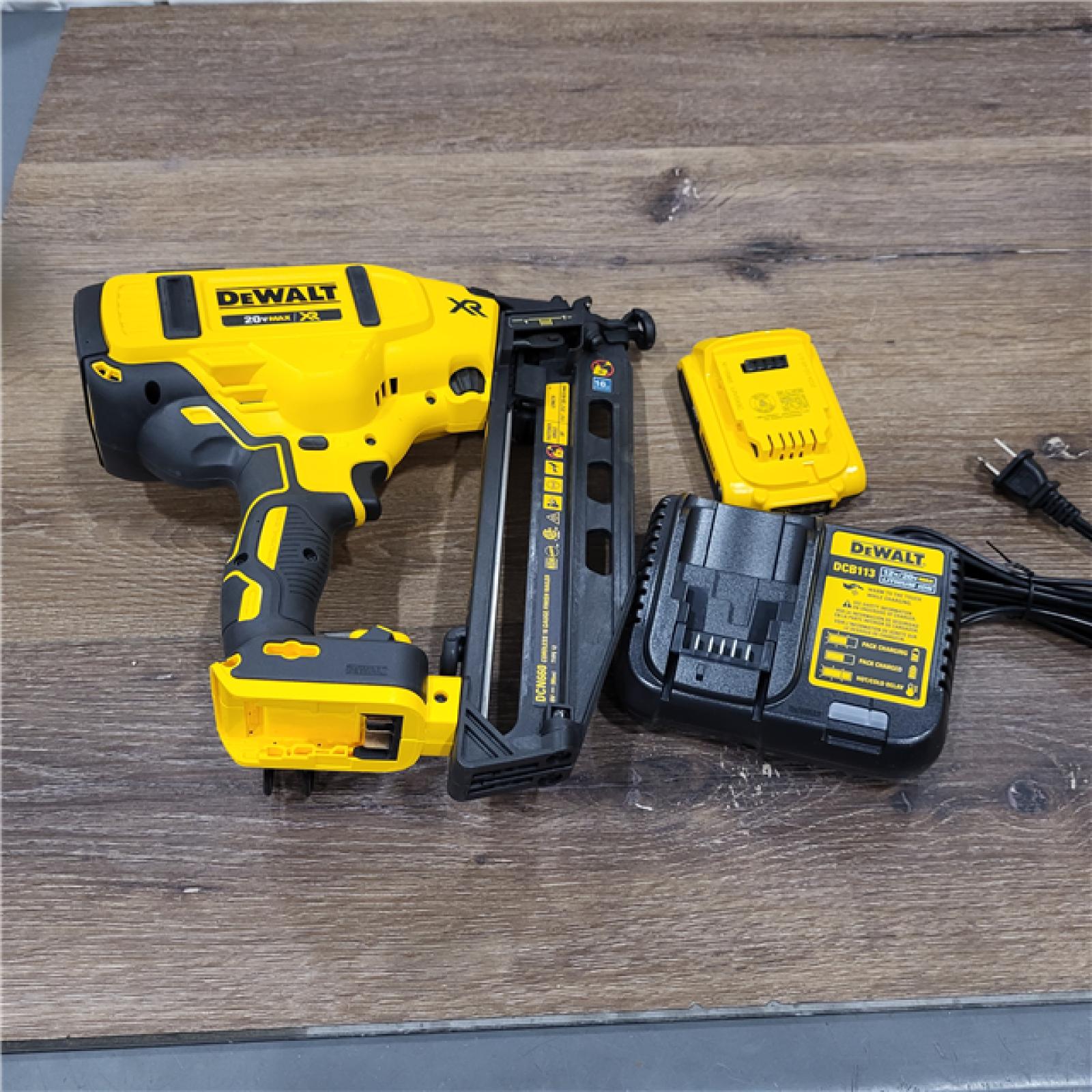 AS-IS DeWalt DCN660D1 20V 16 Gauge Cordless Angled Finish Nailer Kit W/ 2Ah Battery