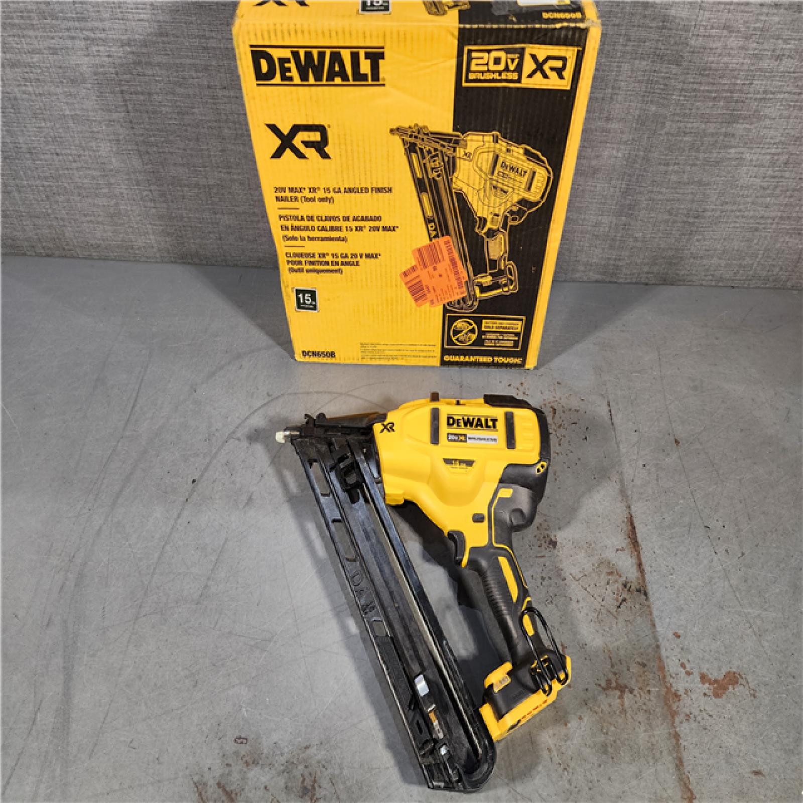 HOUSTON LOCATION - AS-IS DEWALT Cordless 20V MAX XR Angled Finish Nailer (Tool Only)