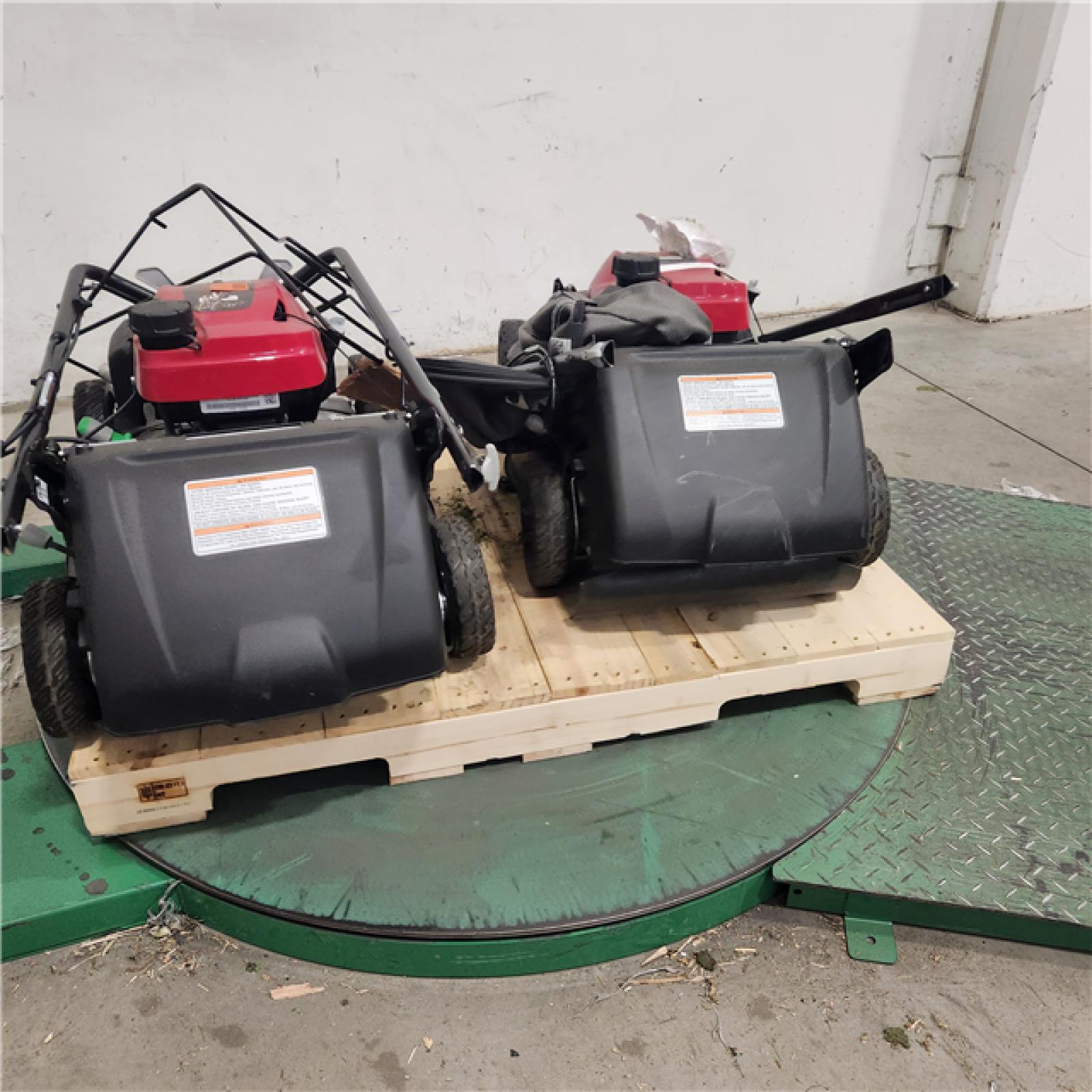 Dallas Location - As-Is Honda HRN216VKA Mower | 21 (Lot Of 2)