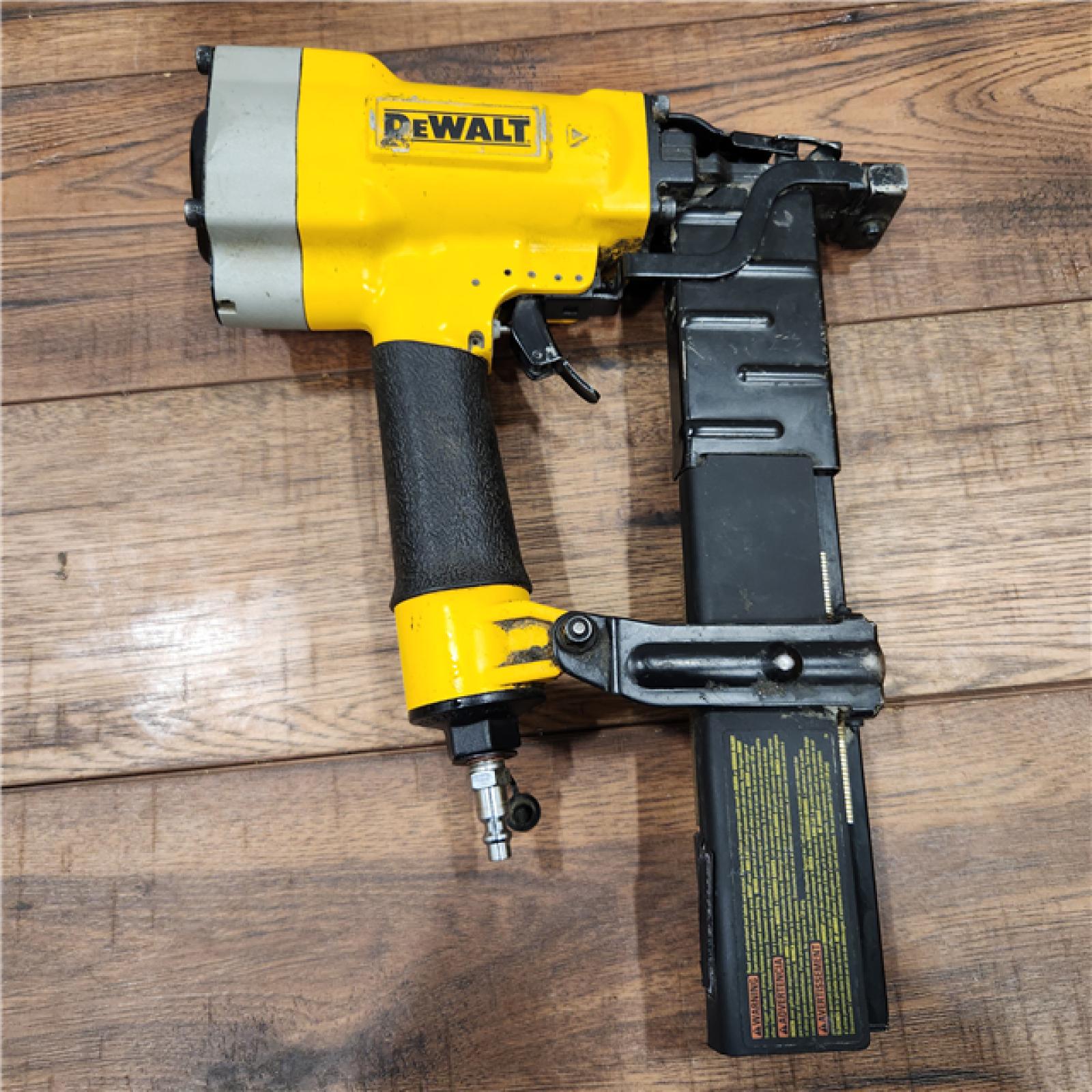 AS-IS Dewalt Pneumatic 16-Gauge 1 in. Crown Lathing Stapler