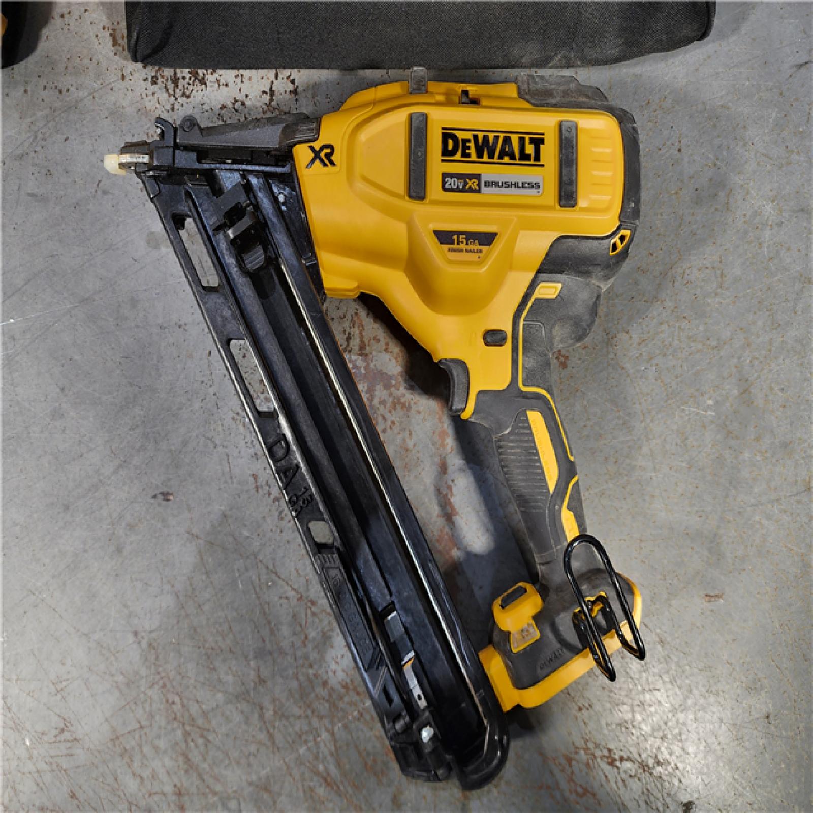 HOUSTON LOCATION - AS-IS DEWALT 20V MAX XR 15 Ga. Cordless 34 Deg Nailer 20 V