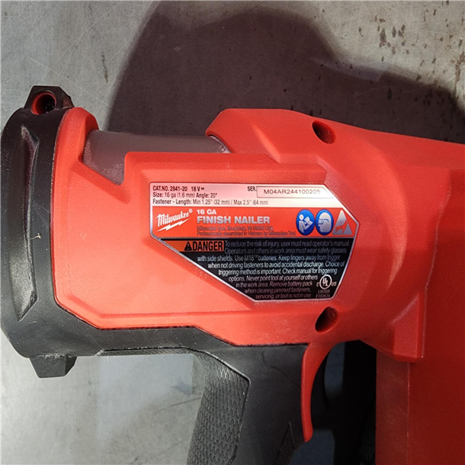 HOUSTON LOCATION - AS-IS Milwaukee 2841-20 18V Cordless Gen II 16 Gauge Angled Finish Nailer (Tool Only)