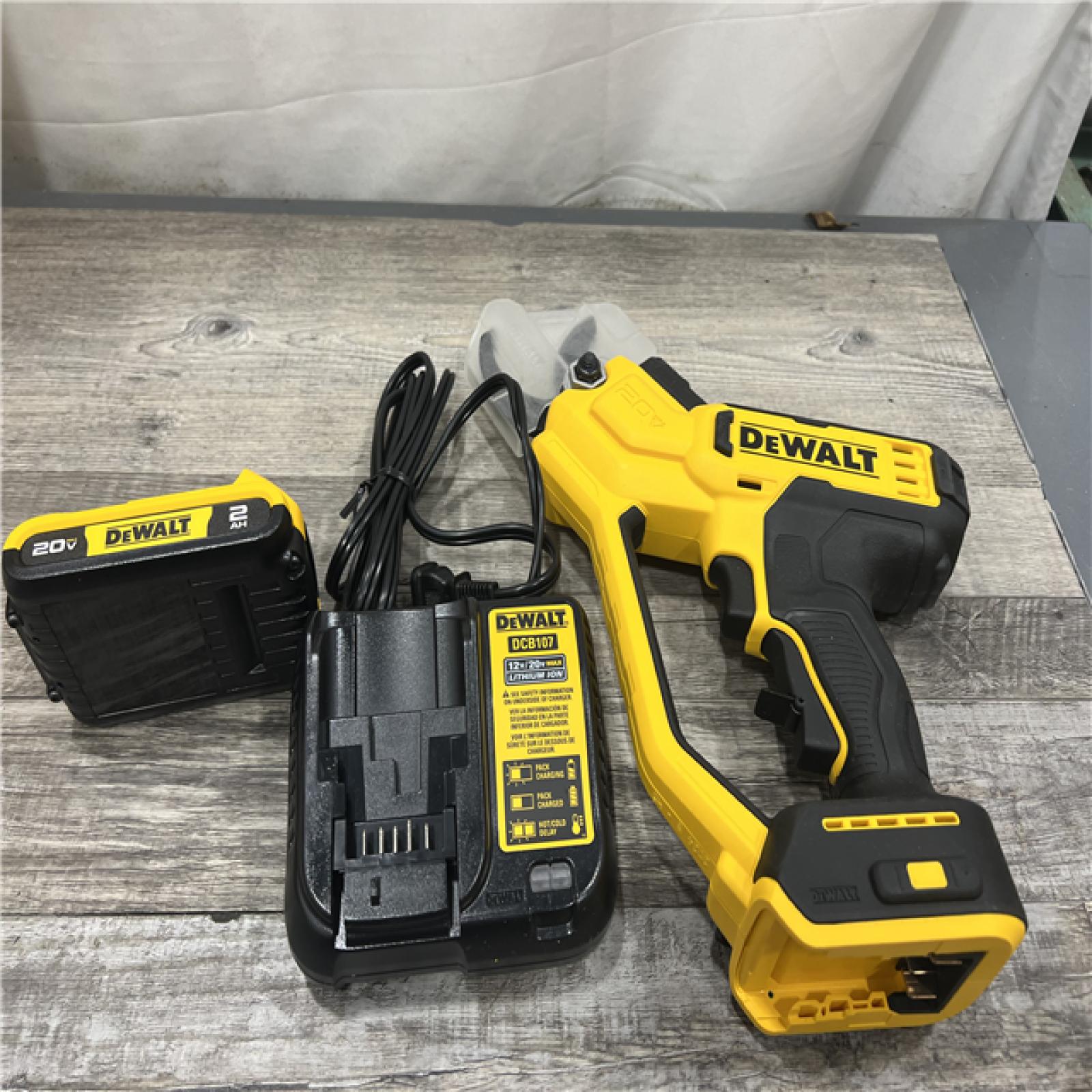 AS-IS DeWALT 20V MAX Cordless Multi Use Pruner Kit