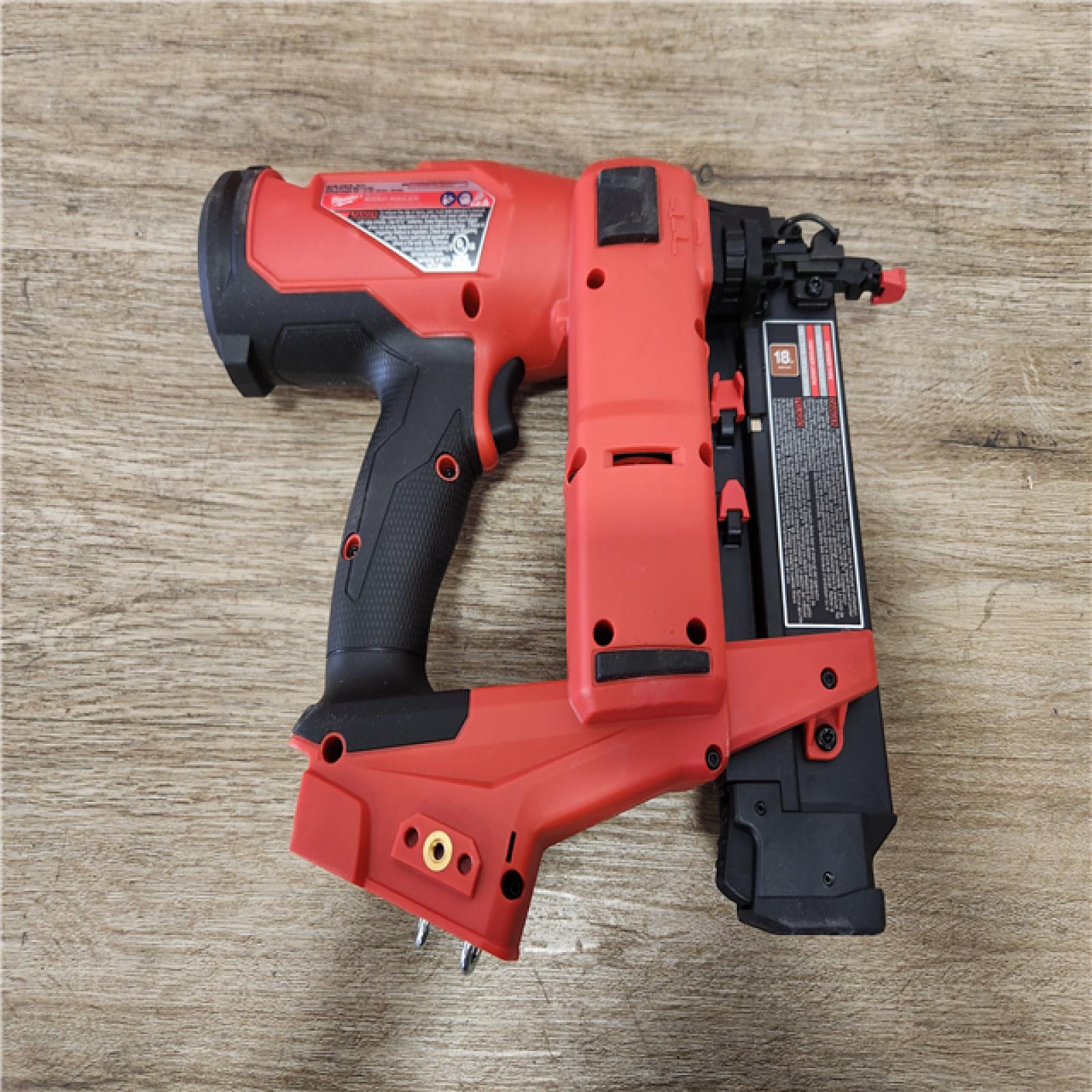 Phoenix Location Appears NEW Milwaukee M18 FUEL 18-Volt Lithium-Ion Brushless Cordless Gen II 18-Gauge Brad Nailer (Tool-Only)