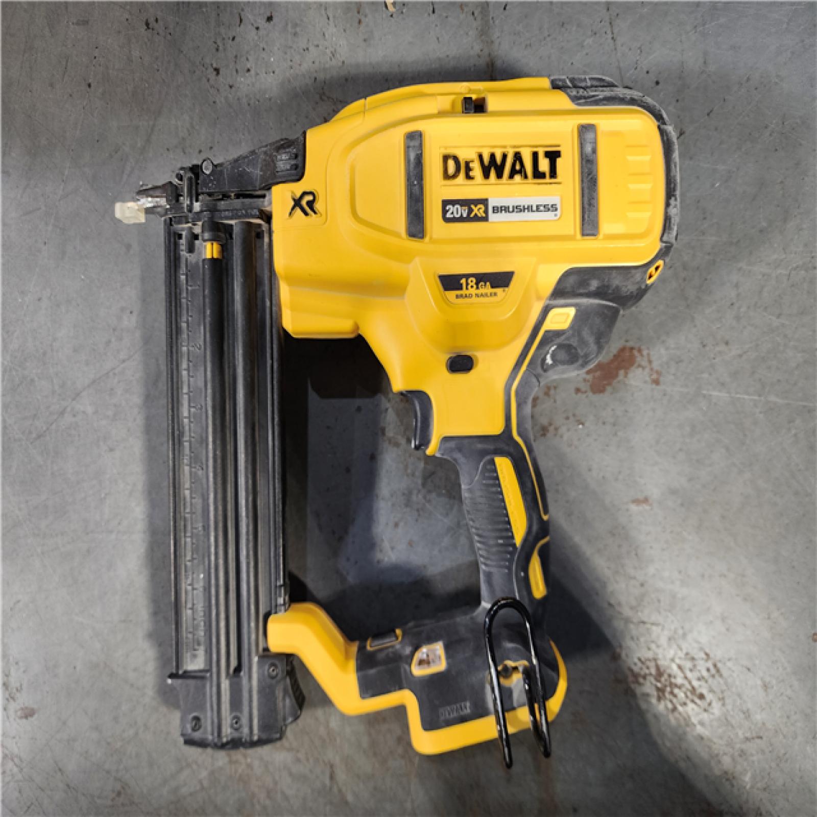 HOUSTON LOCATION - AS-IS DEWALT 20V MAX XR 18 Gauge Brad Nailer Kit