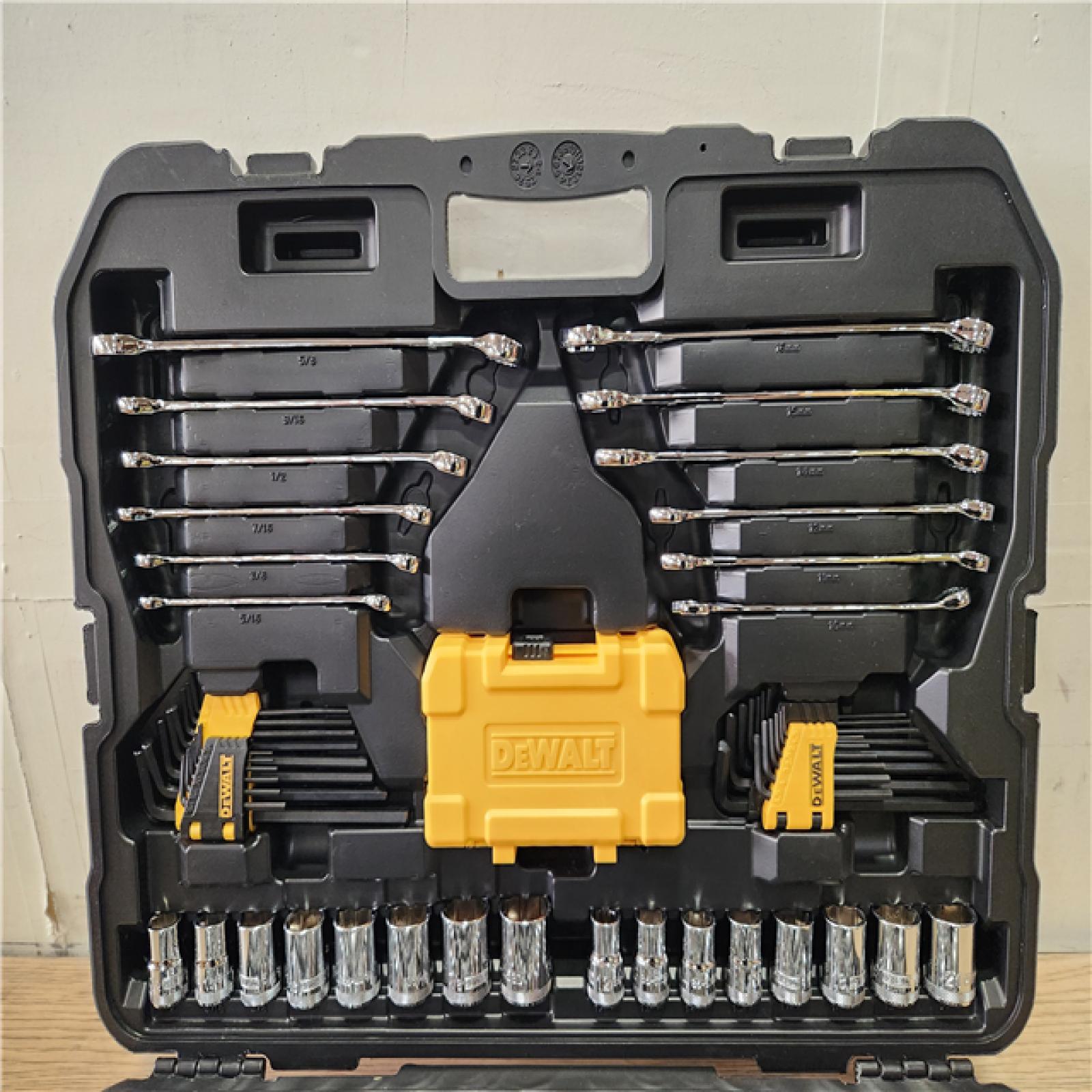 Phoenix Location NEW DEWALT 1/4 in., 3/8 in. and ½ in. Drive Polished Chrome Mechanics Tool Set (168-Piece)