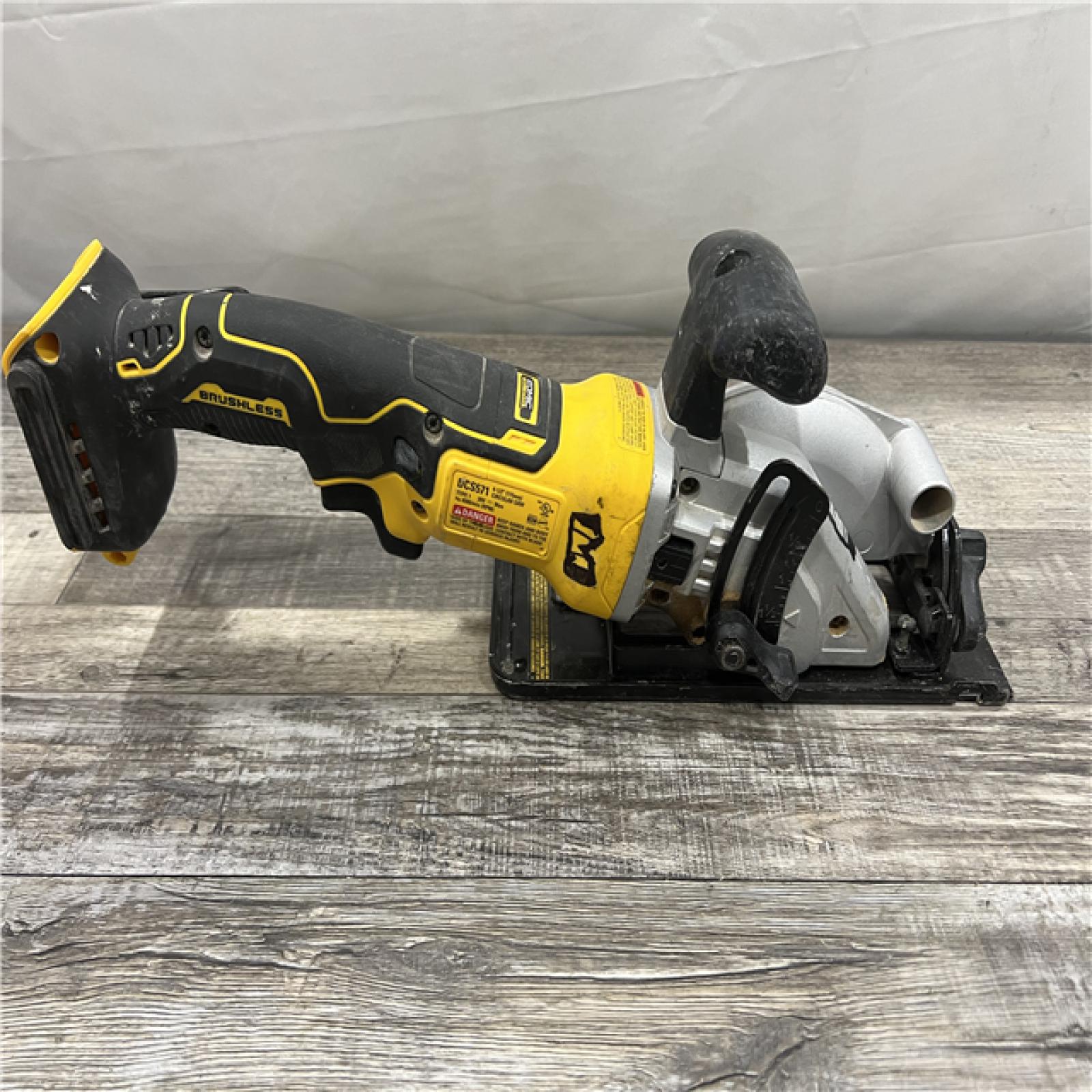 AS-IS DEWALT ATOMIC 20V MAX Cordless Brushless 4-1/2 in. Circular Saw (Tool Only)