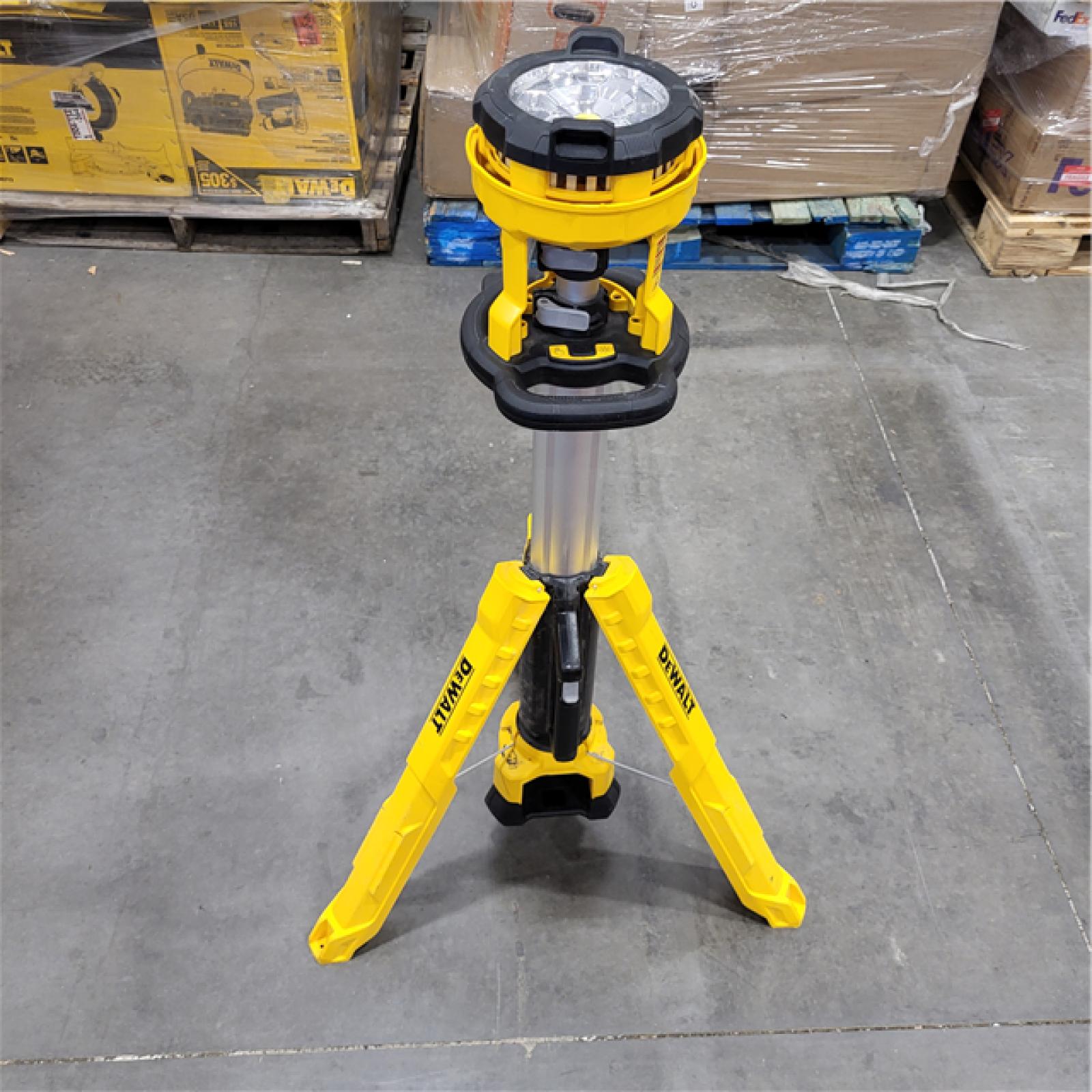 AS-IS DEWALT 20V MAX 3000 Lumens Tripod Jobsite Light (Tool-Only)