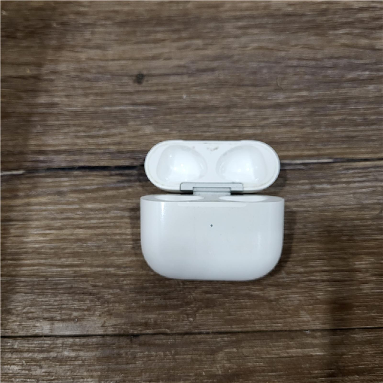 AS-IS Apple - AirPods (3rd generation) with Lightning Charging Case - White