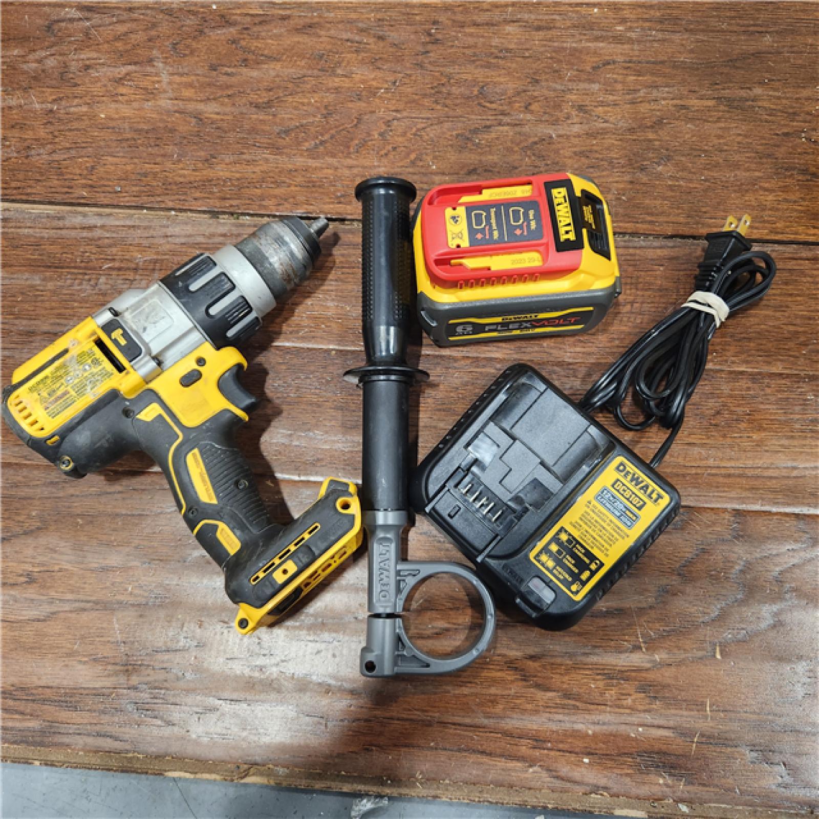 AS-IS Dewalt FLEXVOLT 20 Volt 1/2 in. Brushless Cordless Hammer Drill/Driver Kit (Battery & Charger)