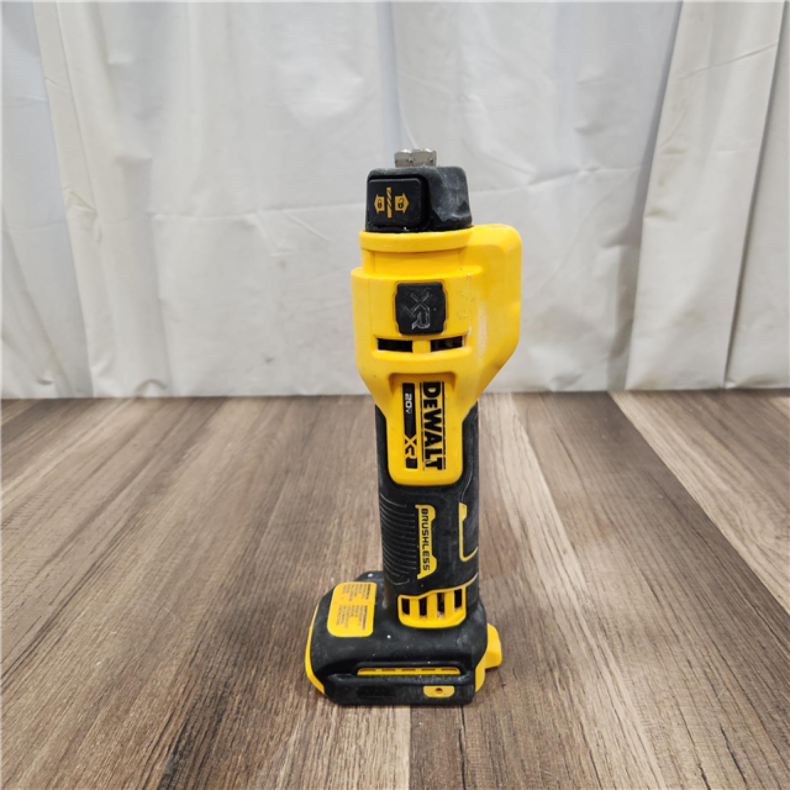 AS IS DEWALT 20V MAX Cordless Cut Out Tool