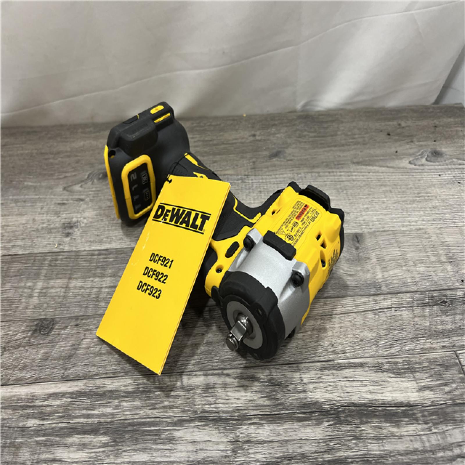 AS-IS DeWalt 20V MAX ATOMIC 3/8 in. Cordless Brushless Compact Impact Wrench Tool Only