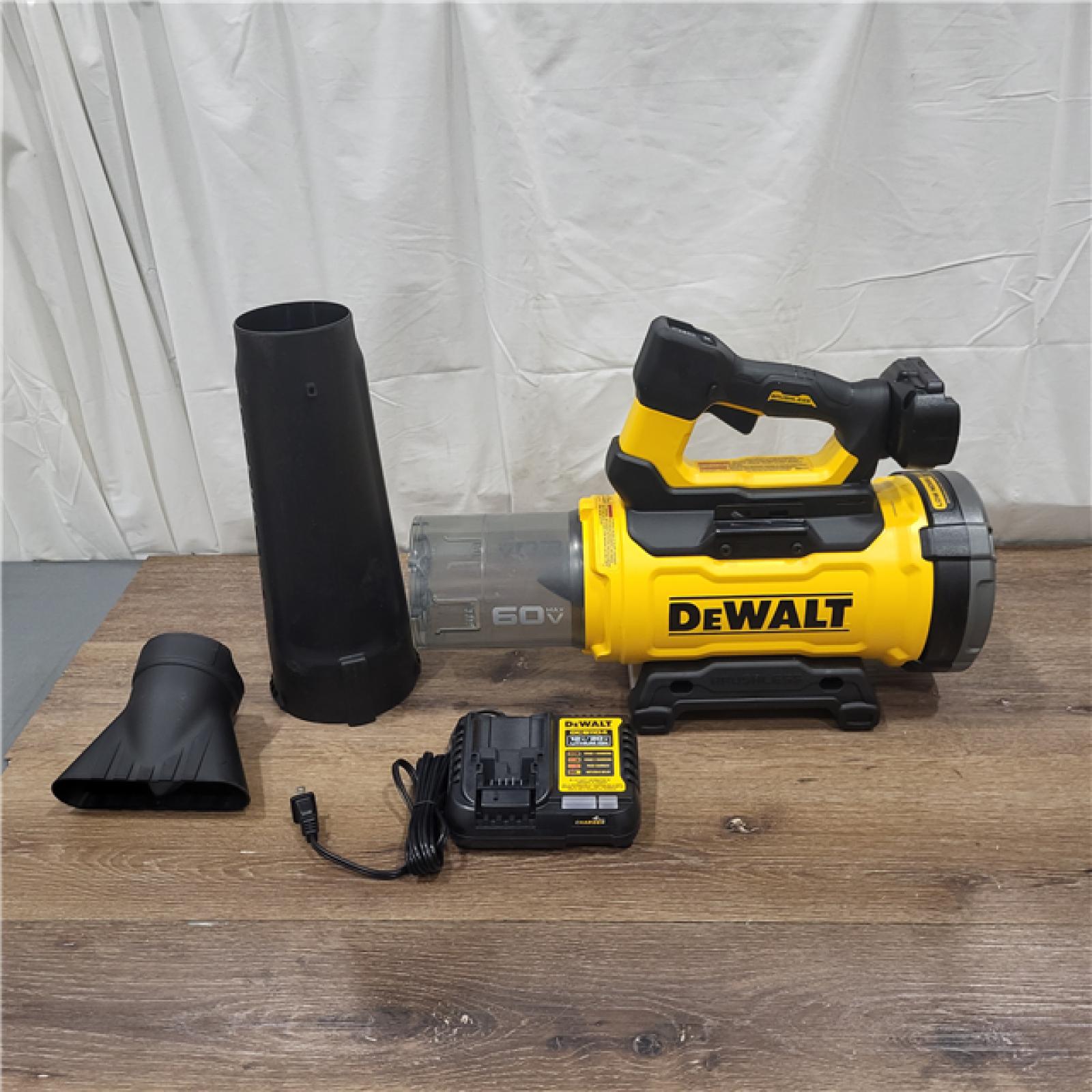 AS-IS FLEXVOLT 60V MAX 160 MPH 760 CFM Brushless Cordless  and Charger