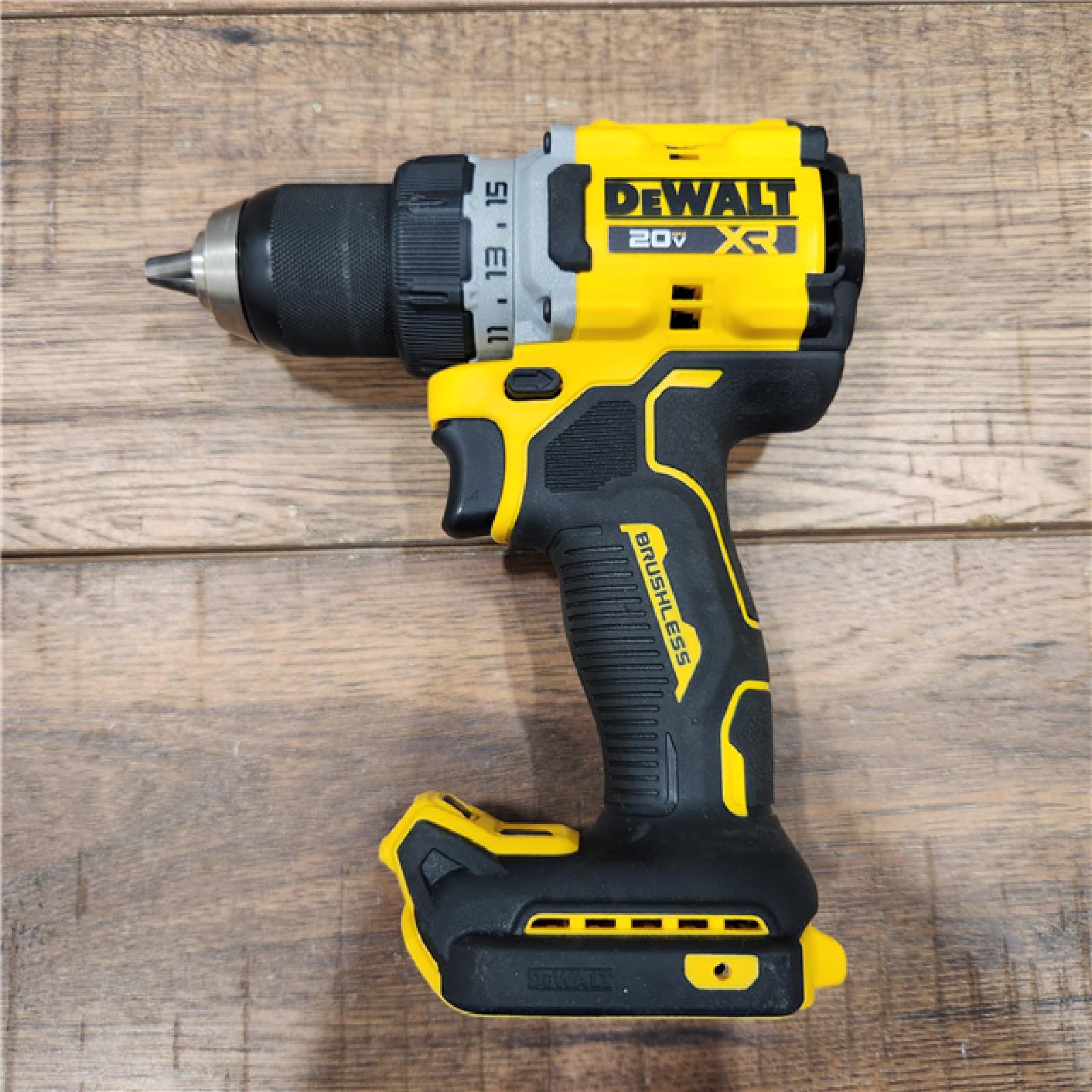 AS-IS DEWALT 20V MAX XR Brushless Cordless 1/2 Drill/Driver Kit