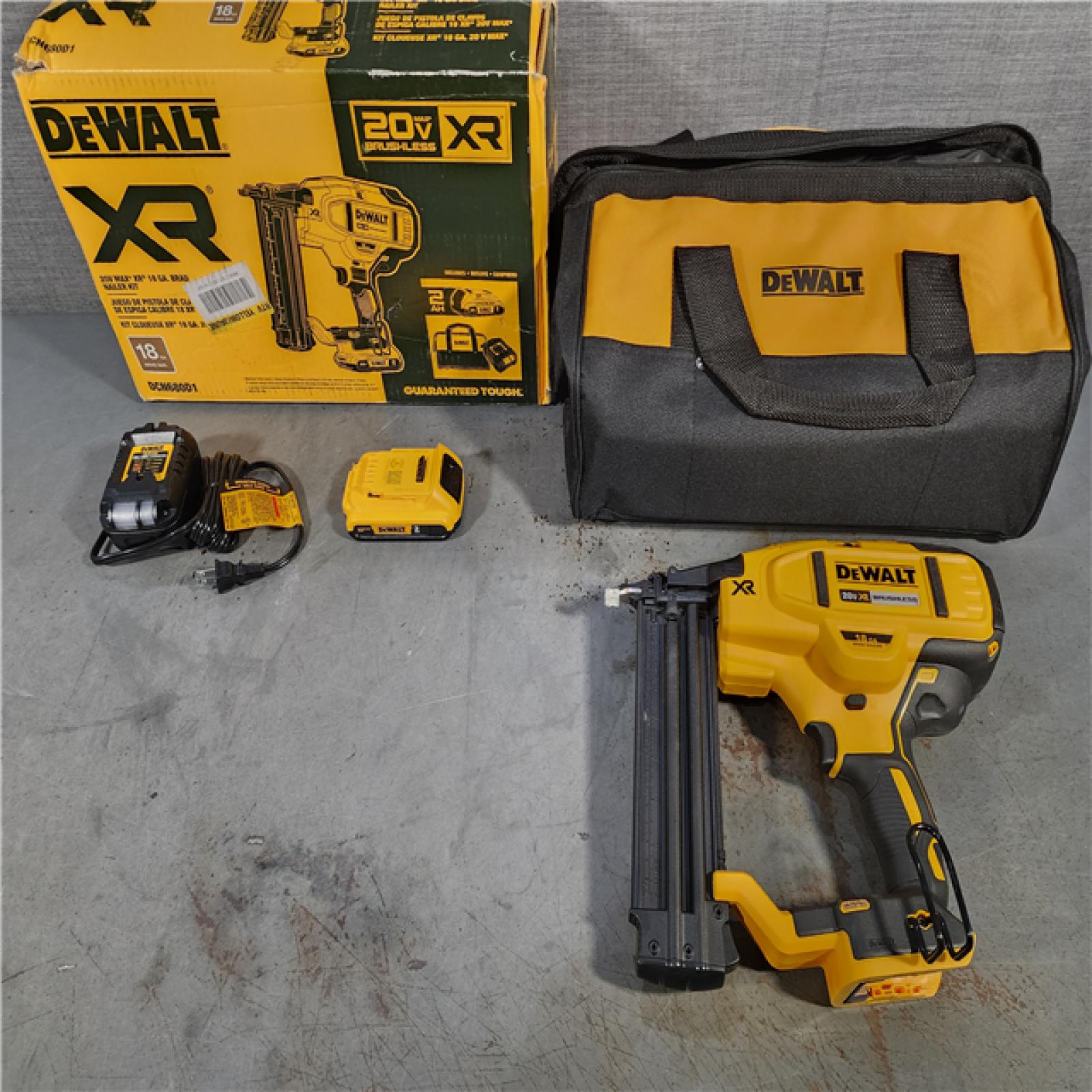 HOUSTON LOCATION - AS-IS DEWALT 20V MAX XR 18 Gauge Brad Nailer Kit