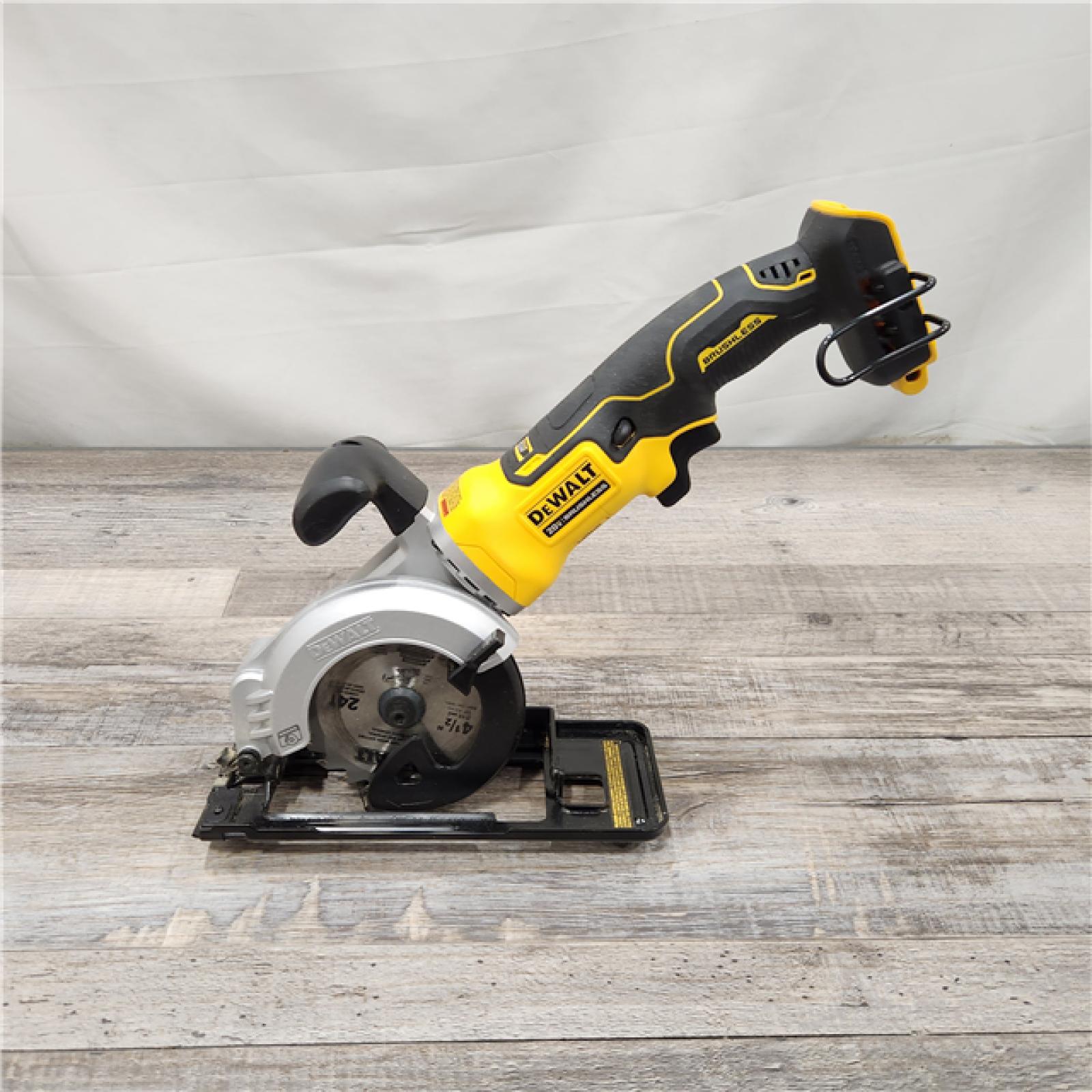 AS-IS ATOMIC 20V MAX Cordless Brushless 4-1/2 in. Circular Saw (Tool Only)