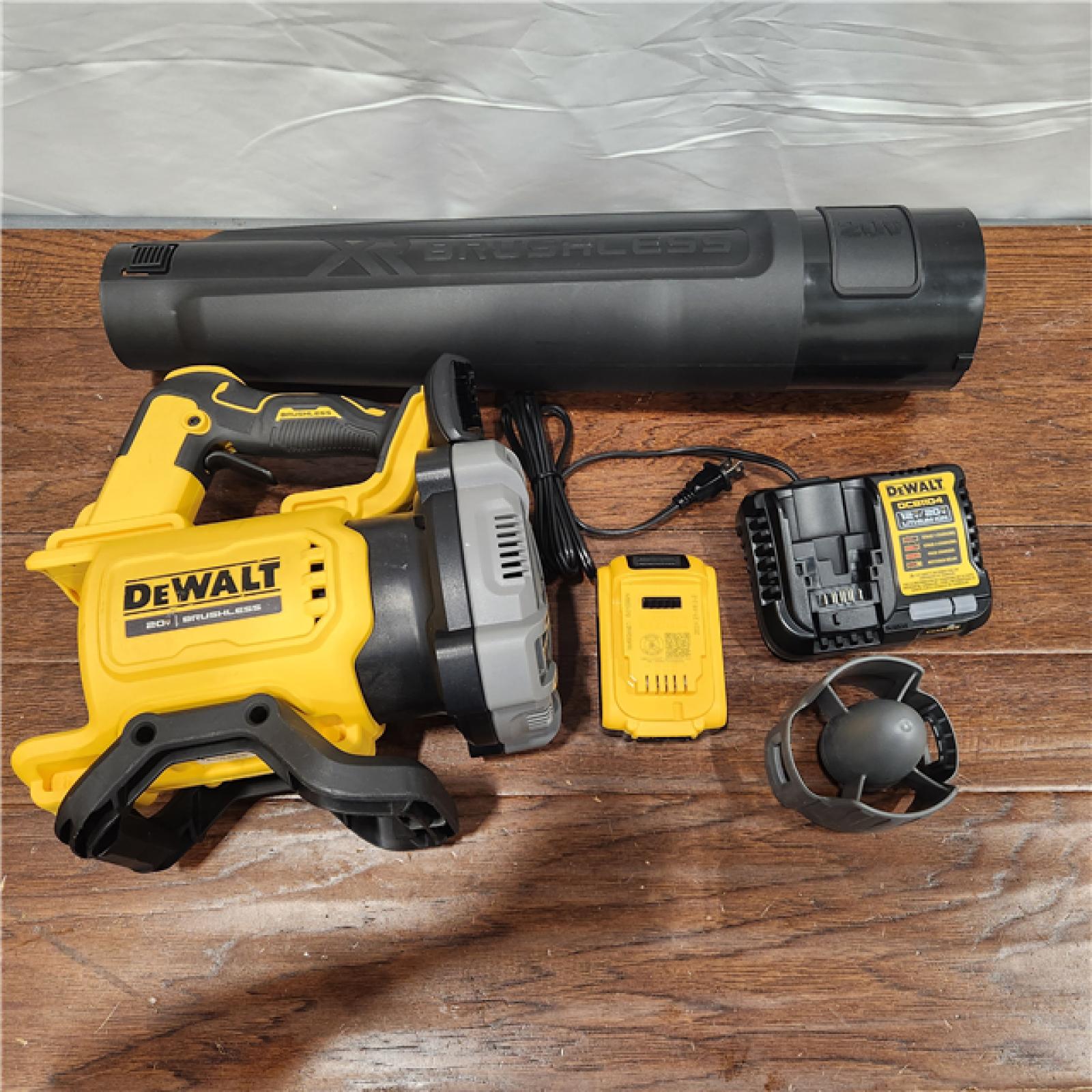 AS-IS DEWALT 20V MAX* XR Brushless Cordless Handheld Blower Kit