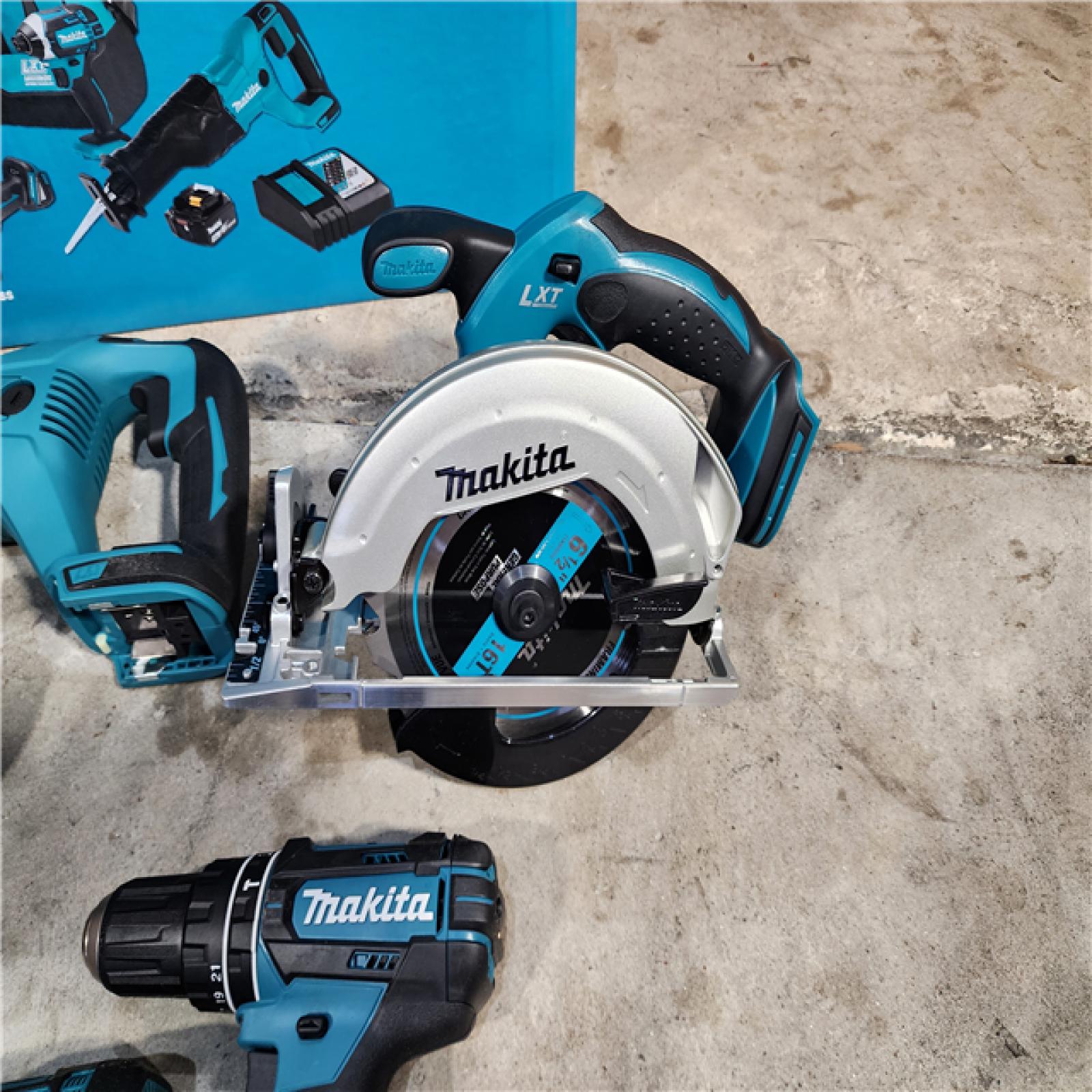 HOUSTON LOCATION - AS-IS (APPEARS LIKE NEW) MAKITA 6 PIECE COMBO KIT