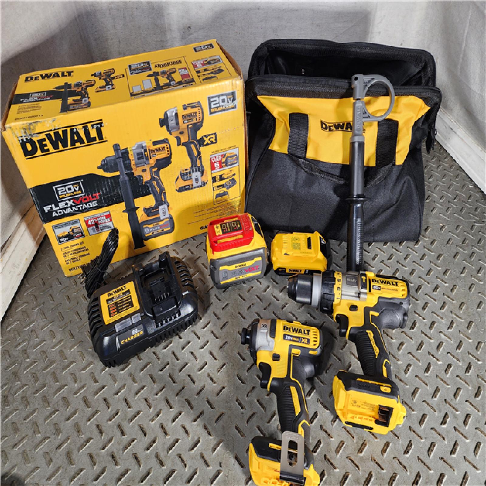 HOUSTON LOCATION - AS-IS (APPEARS LIKE NEW) 20V MAX Cordless Brushless Hammer Drill/Driver 2 Tool Combo Kit with FLEXVOLT ADVANTAGE