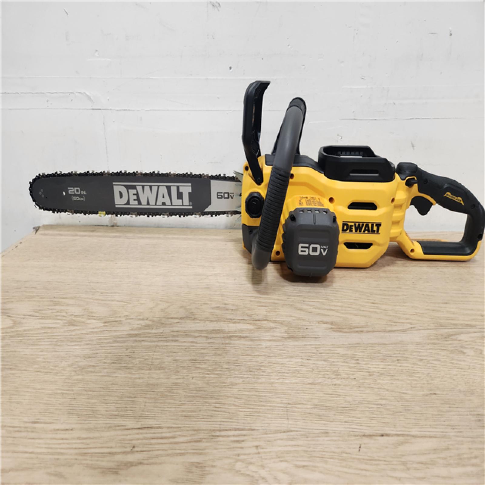 Phoenix Location DEWALT FLEXVOLT 60V MAX 20 in. Brushless Cordless Battery Powered Chainsaw and Carry Case (Tool and Case Only)