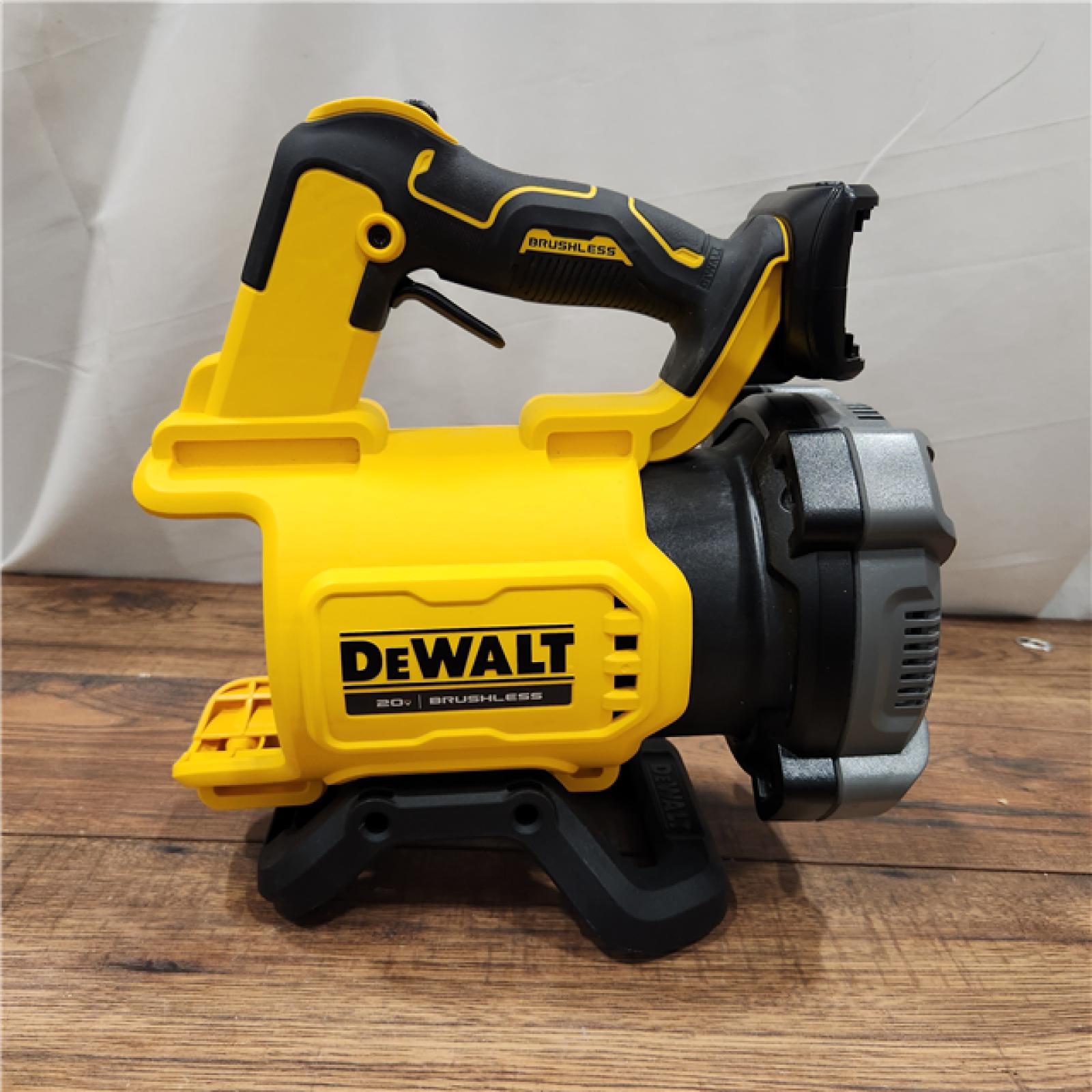 AS-IS DEWALT 20V MAX* XR Brushless Cordless Handheld Blower Kit