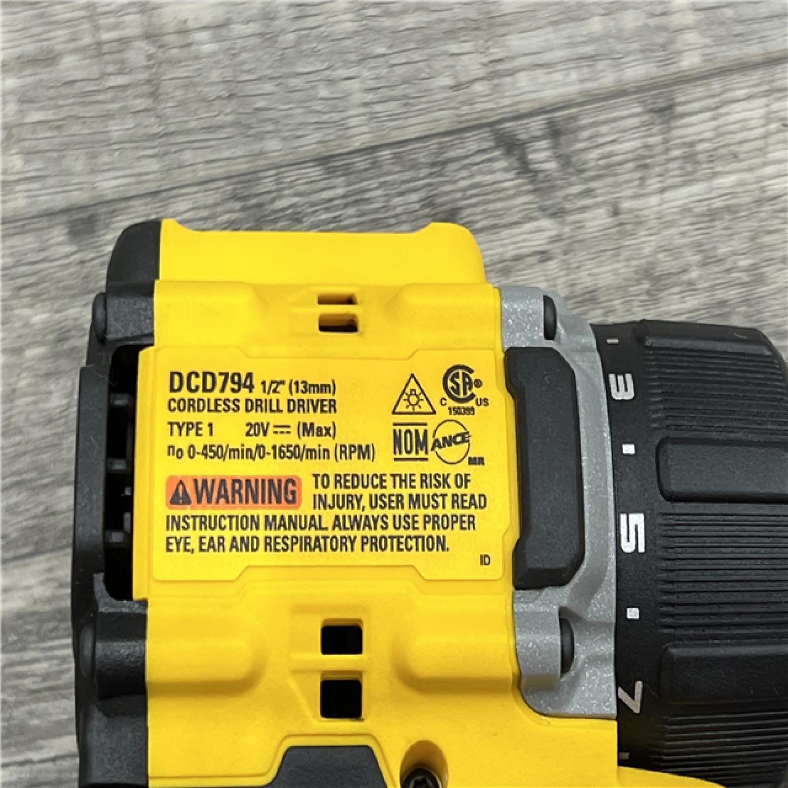 AS-IS DeWalt ATOMIC COMPACT SERIESâ„¢ 20V MAX* Brushless Cordless 1/2 in. Drill/Driver