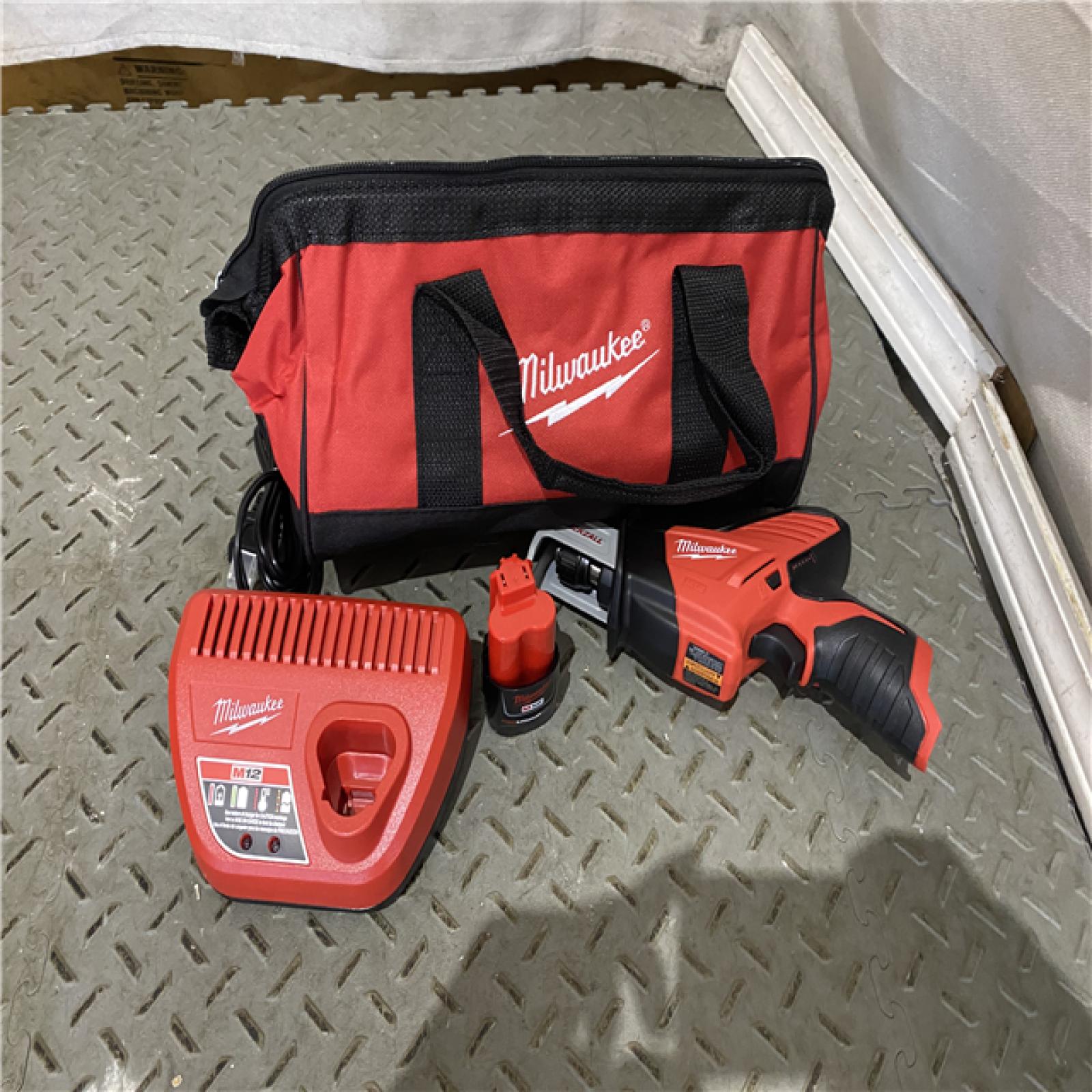 Houston location AS-IS Milwaukee 2420-21 - M12 Fuel Hackzall 1/2  12V 1.5Ah Cordless Straight Handle Reciprocating Saw Kit