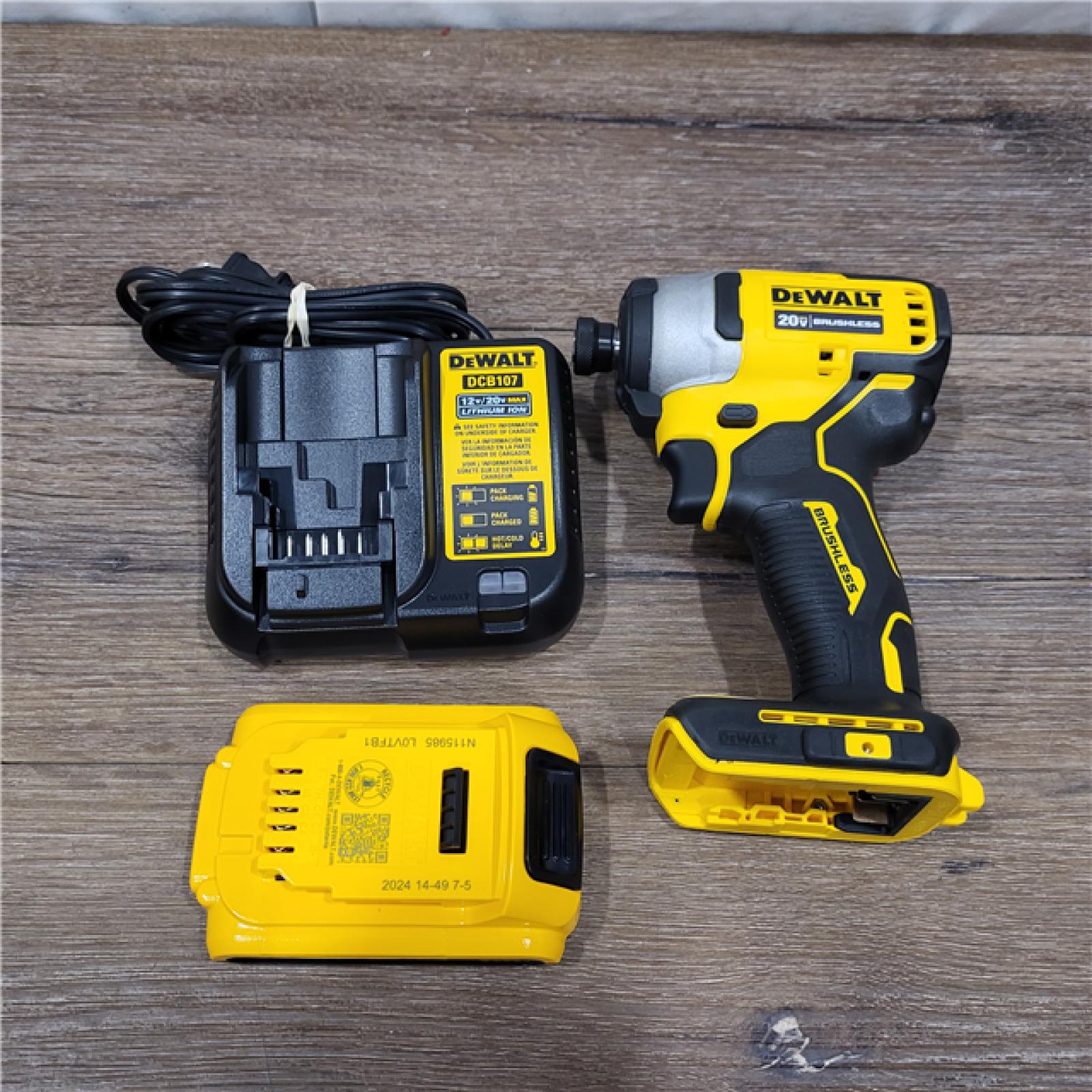 AS-IS DEWALT ATOMIC 20V MAX* Brushless Cordless Compact 1/4 in. Impact Driver Kit