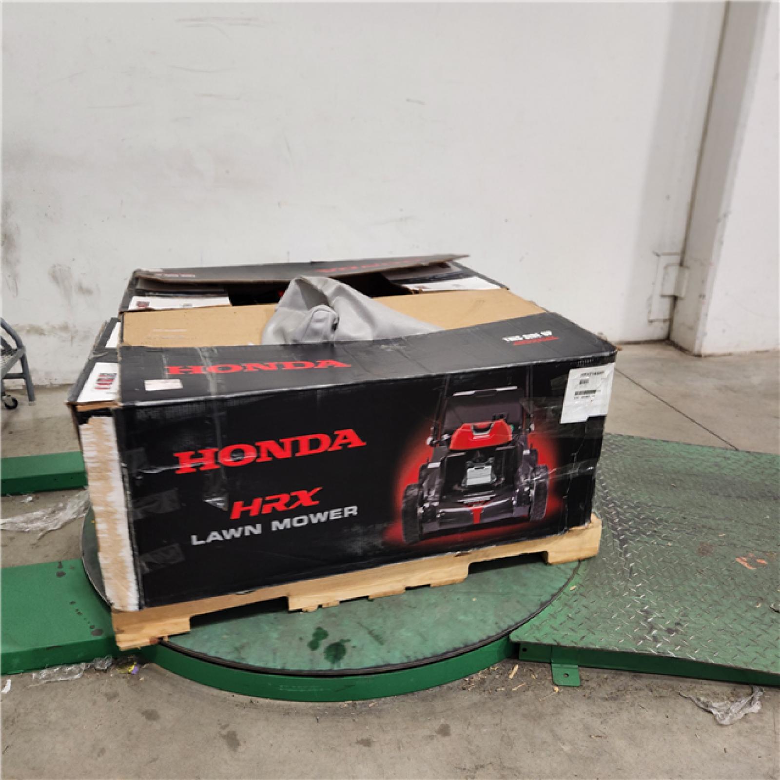 Dallas Location - As-Is Honda HRX217VKA 21 Lawn Mower(Lot Of 2)