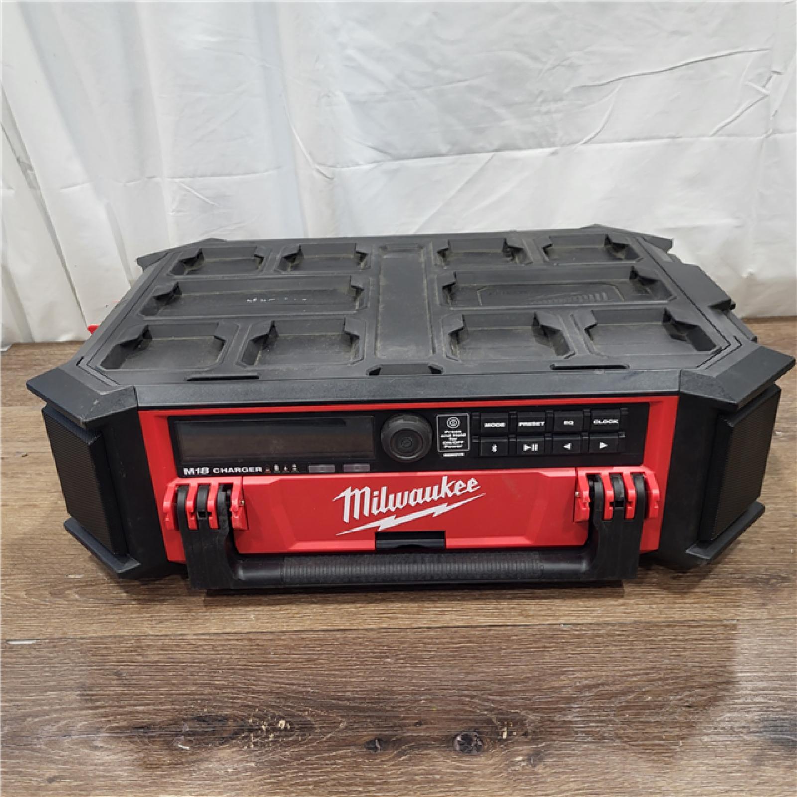 AS-IS Milwaukee 2950-20 18V M18 PACKOUT Lithium-Ion Cordless Radio + Charger (Tool Only)