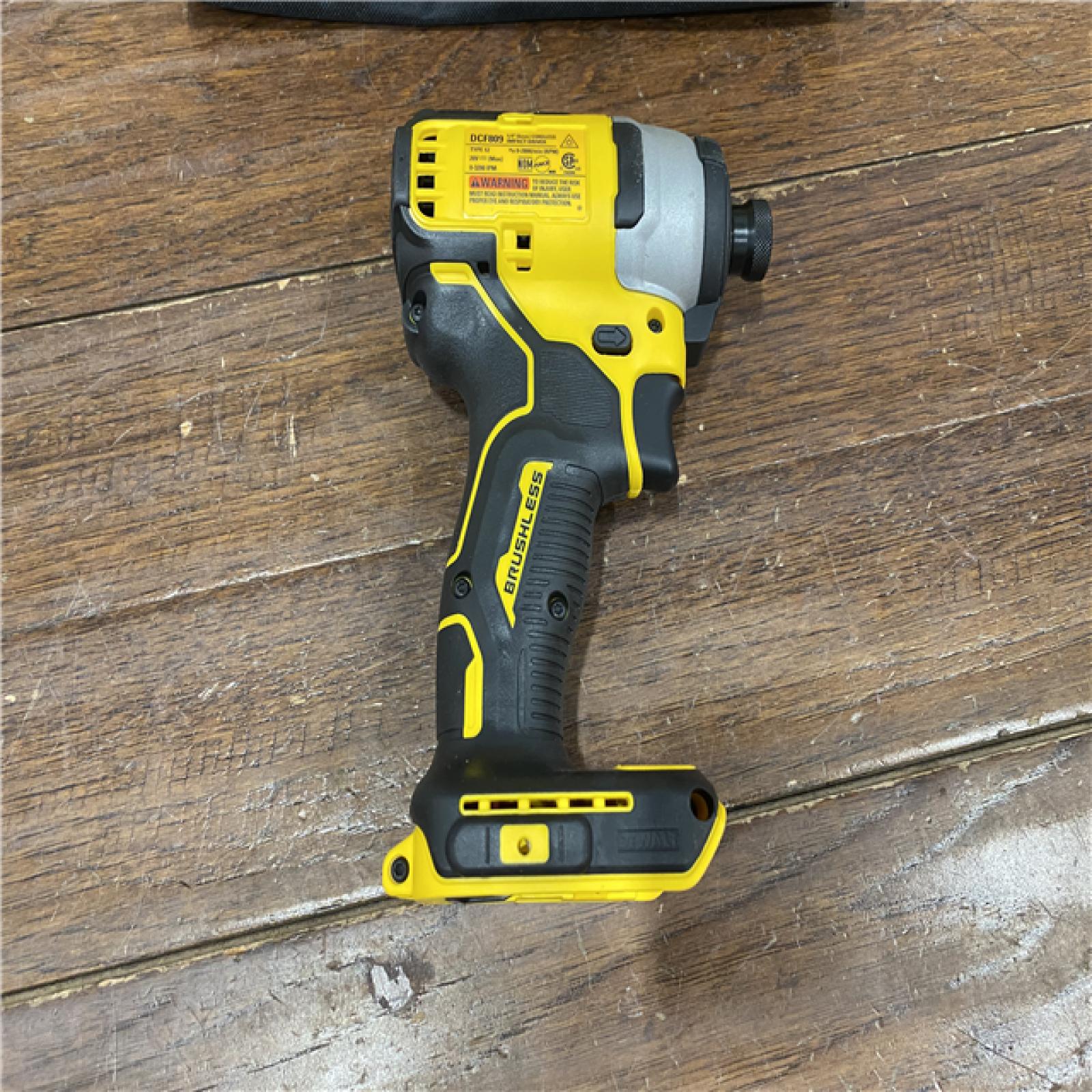 AS-ISDEWALT ATOMIC 20V MAX* Brushless Cordless Compact 1/4 in. Impact Driver Kit