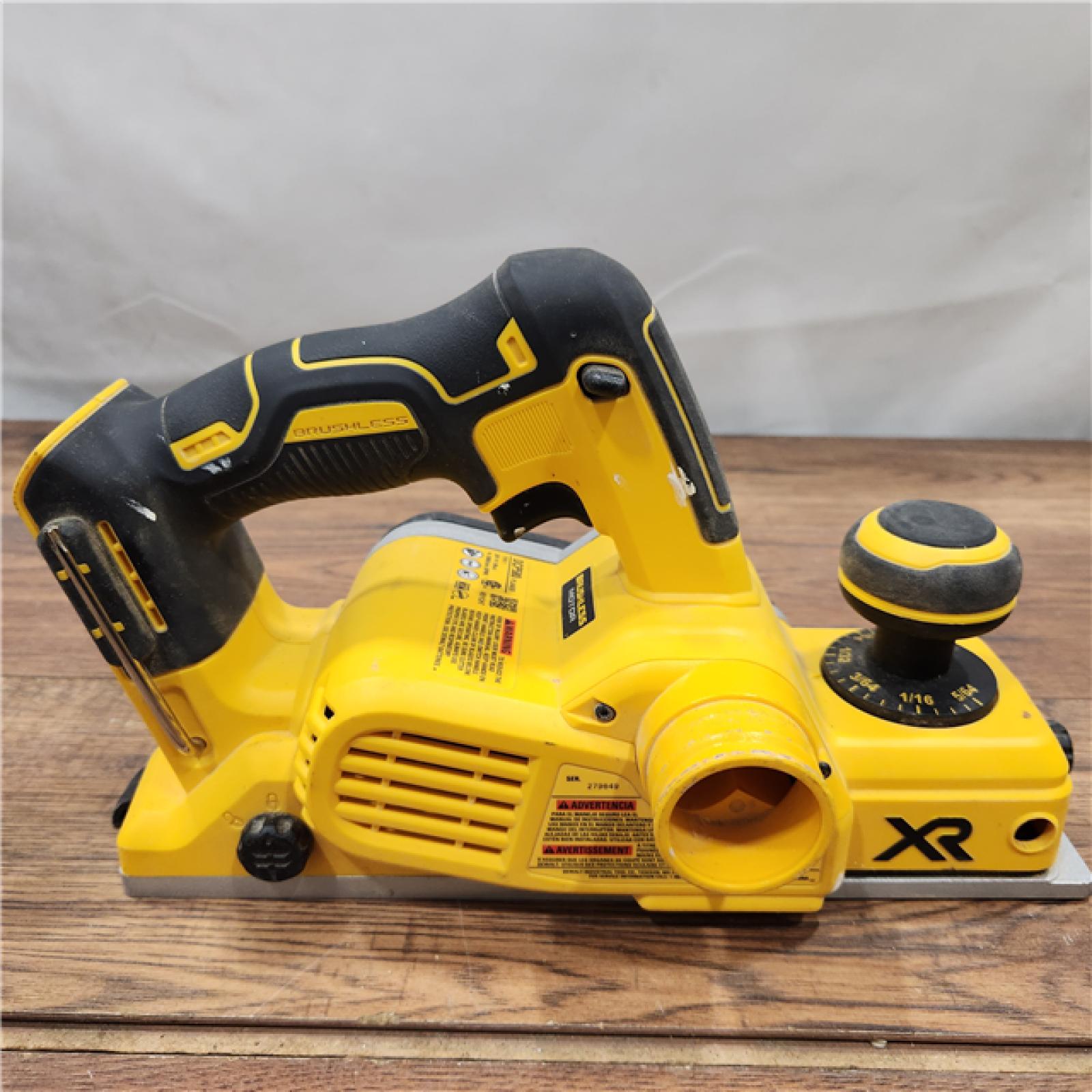 AS-IS DEWALT 20-Volt MAX XR Lithium-Ion Cordless Brushless 3-1/4 in. Planer (Tool-Only)