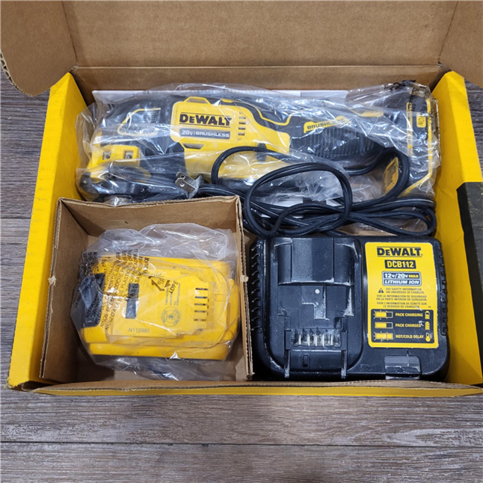 AS-IS DEWALT 20-Volt MAX Lithium-Ion Cordless Brushless Oscillating Tool Kit