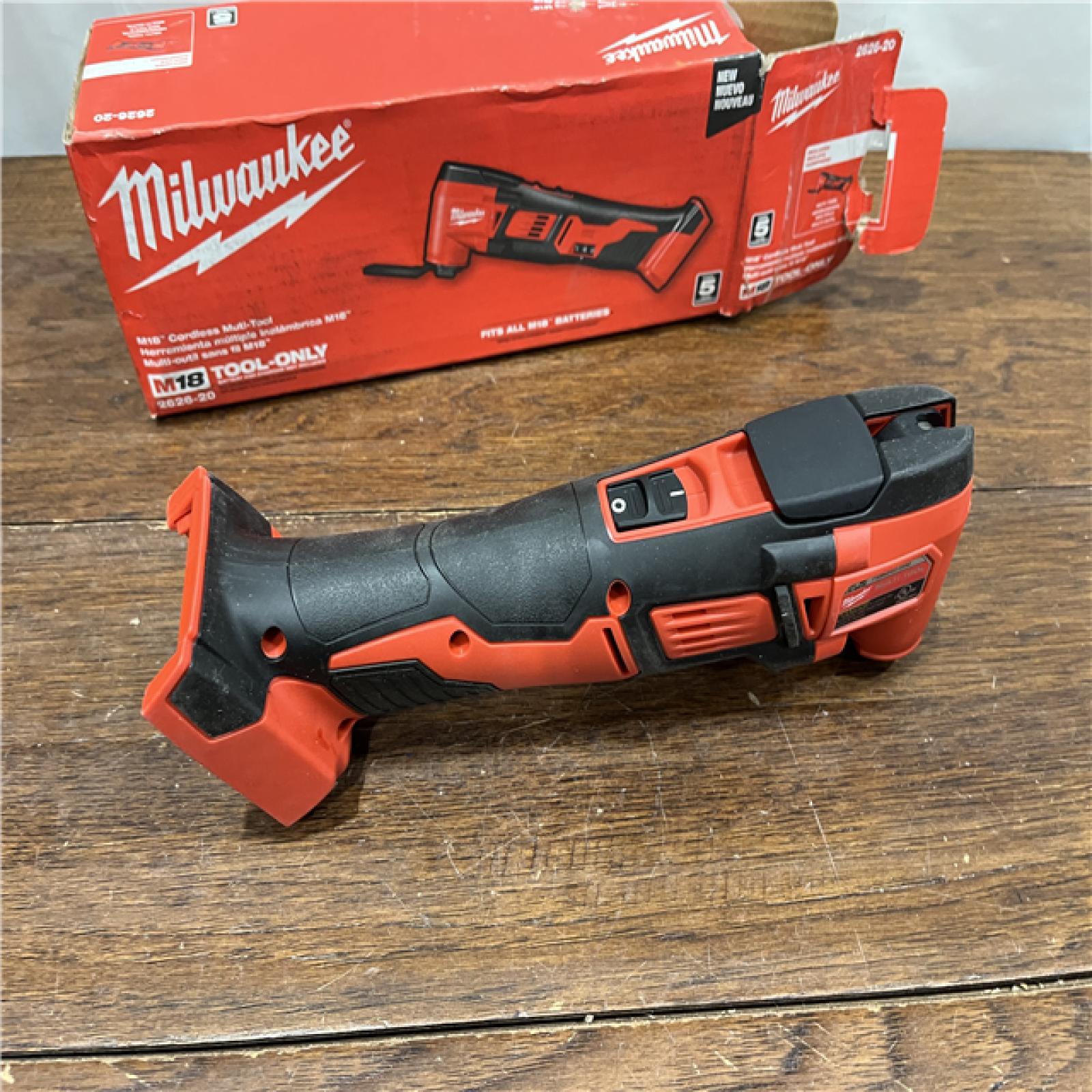 AS-ISMilwaukee 2626-20 M18 Lithium-Ion Cordless Multi-Tool (Tool Only)