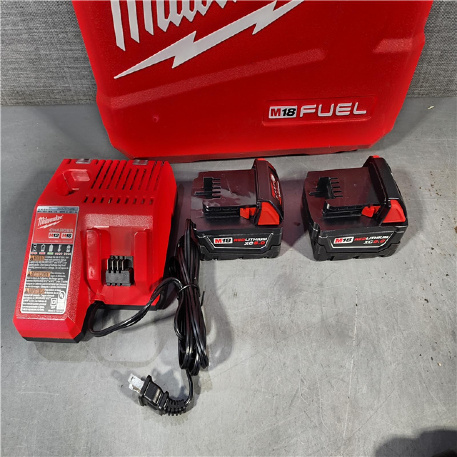 HOUSTON LOCATION - AS-IS Milwaukee 2903-22 18V M18 FUEL Lithium-Ion Brushless Cordless 1/2 Drill/Driver Kit 5.0 Ah