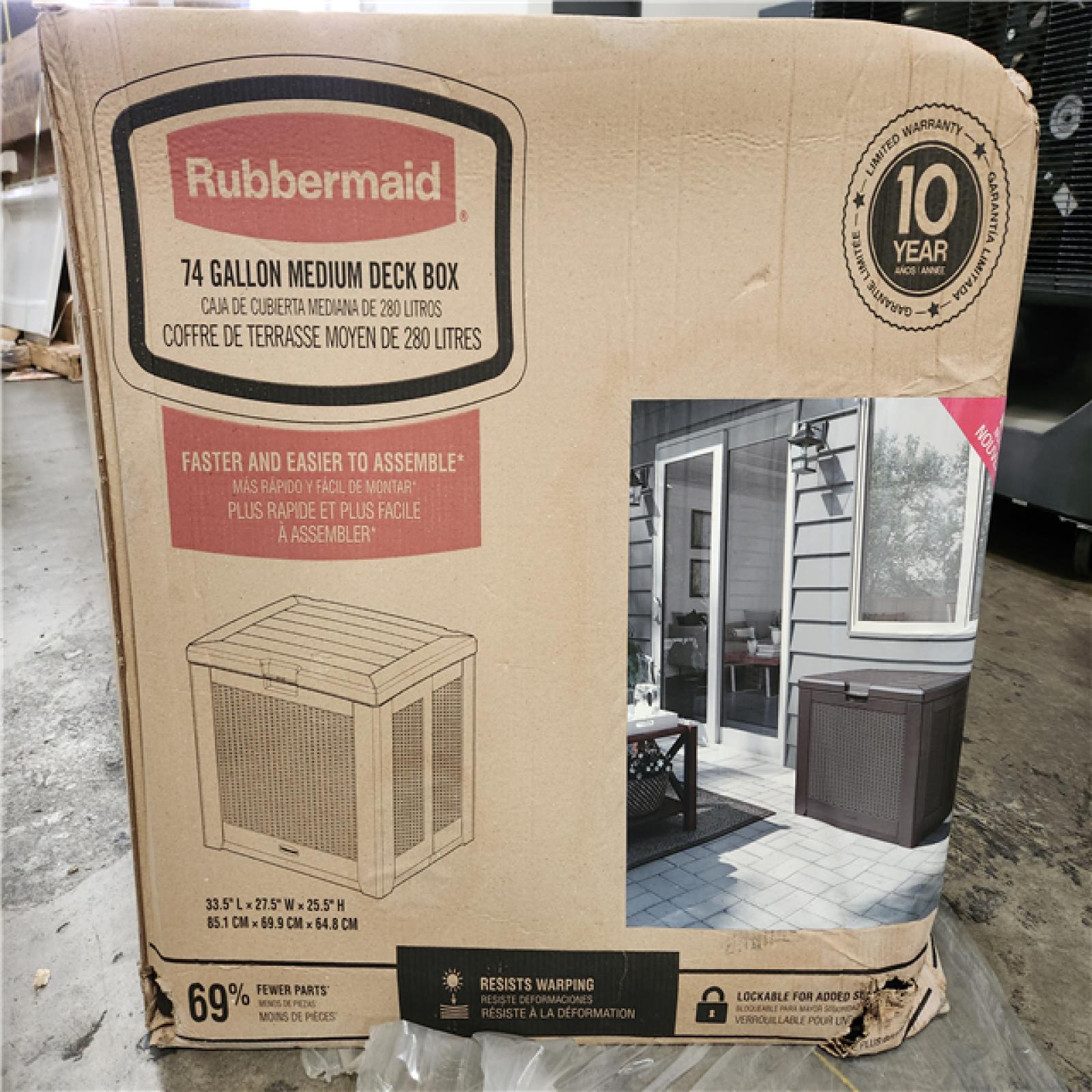 Phoenix Location Rubbermaid 74 Gal. Medium Resin Deck Box Pallet (7 Boxes)