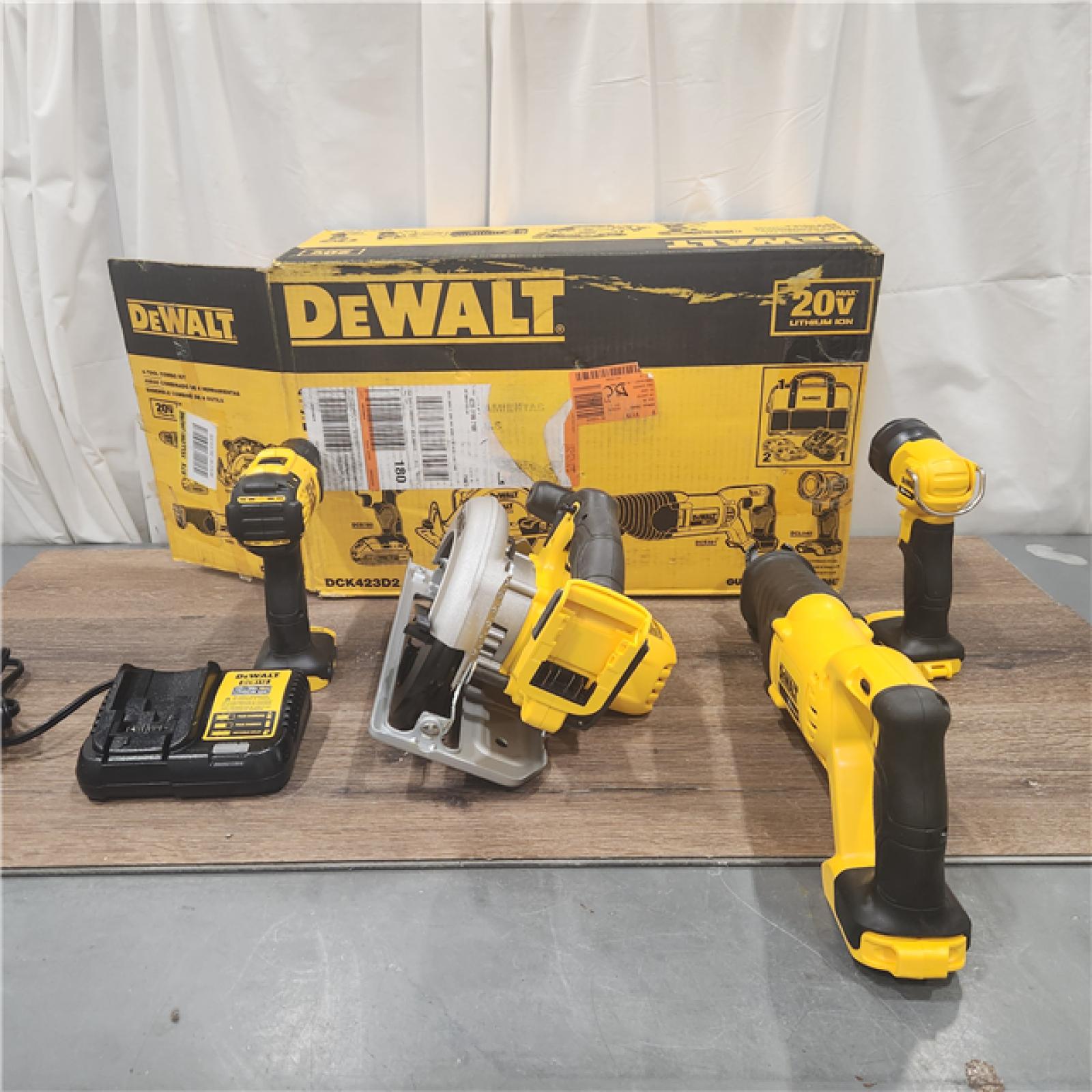 AS IS DEWALT 20V MAX 4 Tool Combo Kit