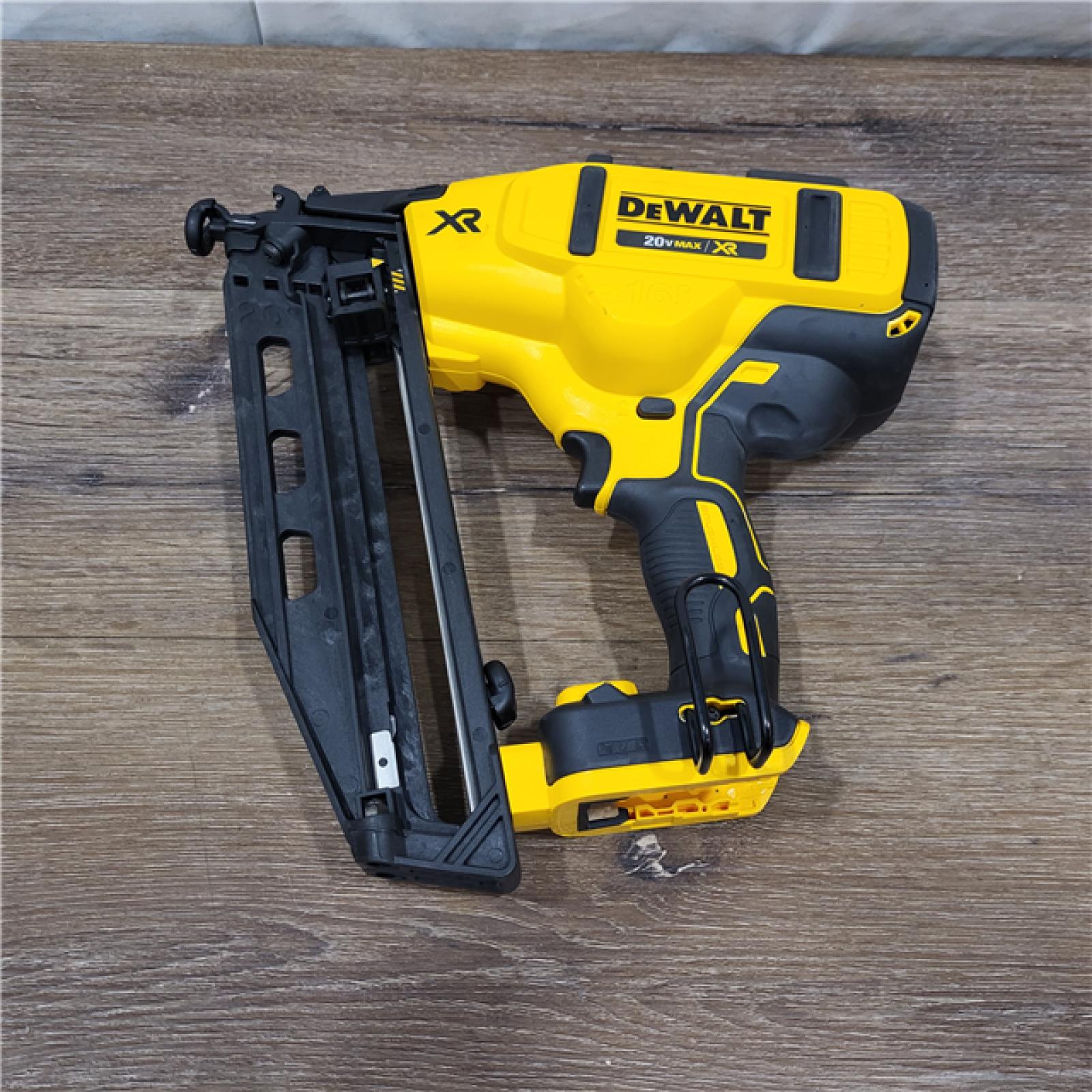 AS-IS DeWalt DCN660D1 20V 16 Gauge Cordless Angled Finish Nailer Kit W/ 2Ah Battery