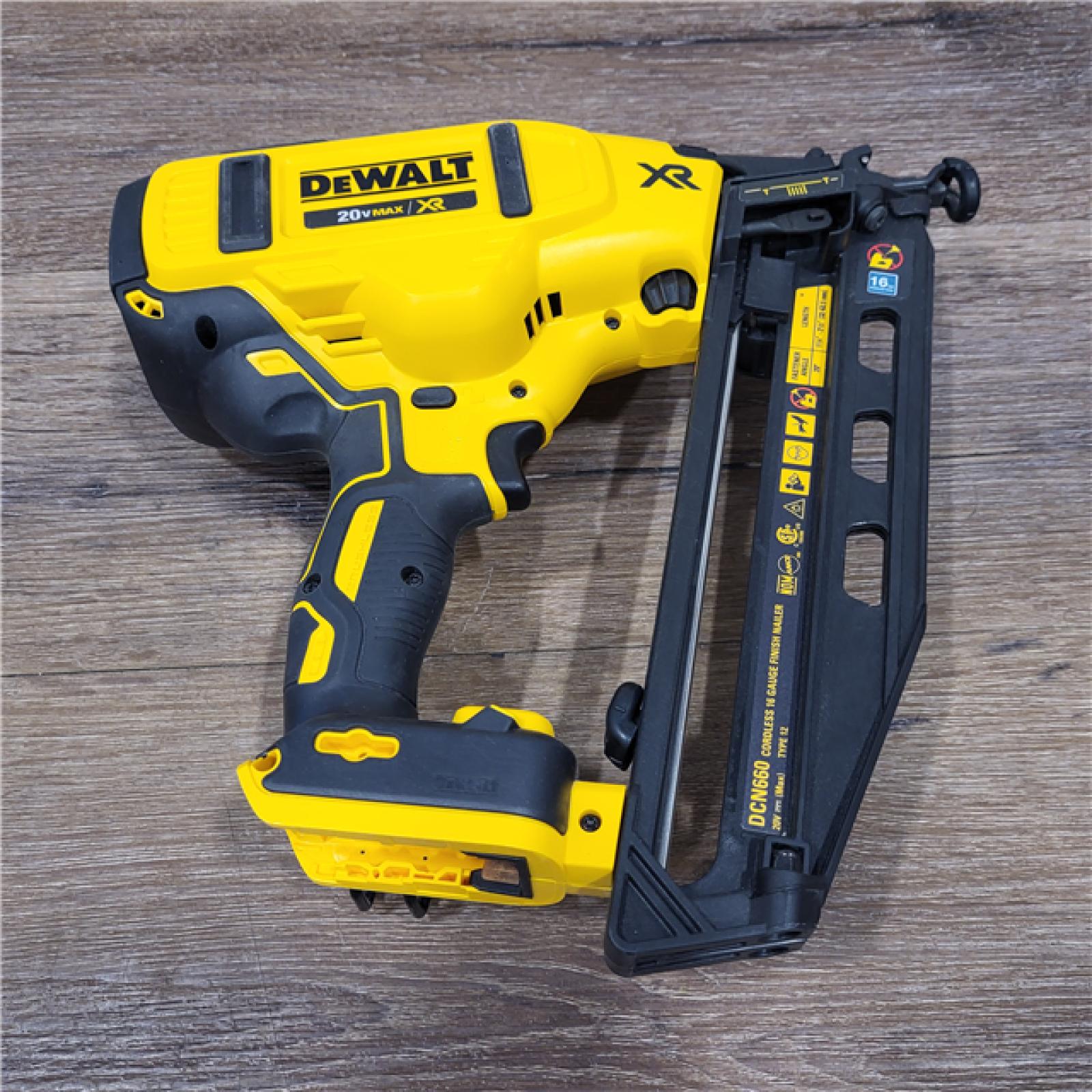 AS-IS DeWalt DCN660D1 20V 16 Gauge Cordless Angled Finish Nailer Kit W/ 2Ah Battery