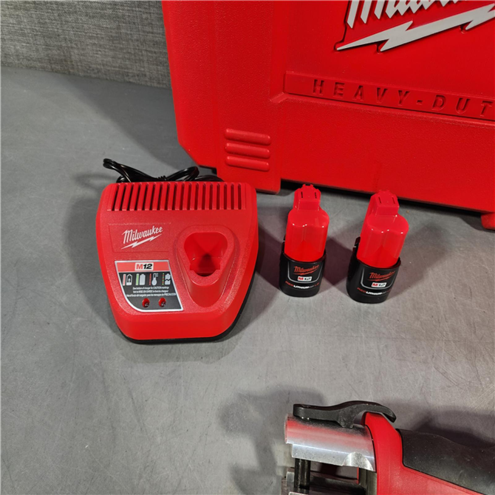 HOUSTON LOCATION - AS-IS Milwaukee M12 Force Logic Press Tool 1/2 in. to 1 in. Kit