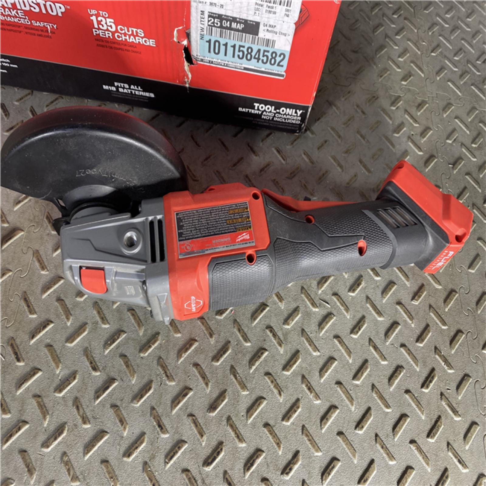 HOUSTON LOCATION - AS-IS Milwaukee M18 FUEL 4-1/2-6 Braking Grinder, Paddle Switch (BARE TOOL)