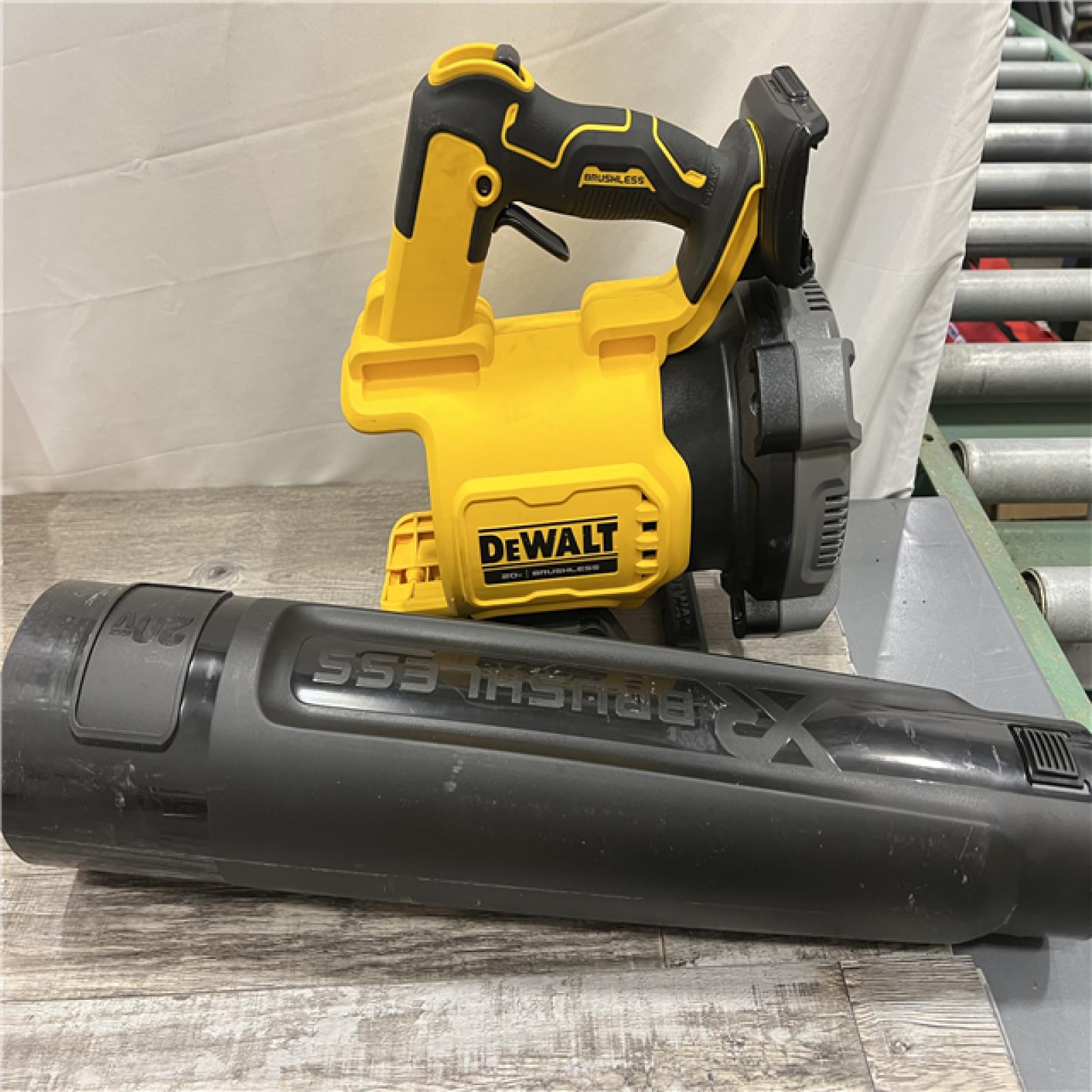 AS-IS DEWALT 20V MAX Brushless Cordless Handheld Axial Leaf Blower Kit