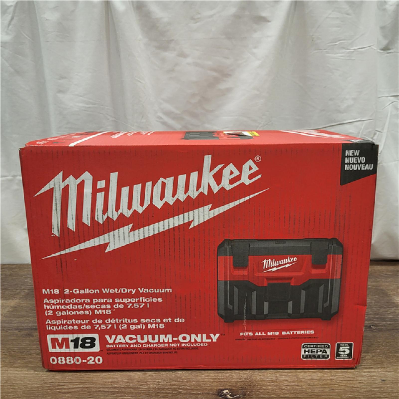 NEW!  Milwaukee Tool M18 Vacuum 2Gal 6  Hose Access Bare Tool