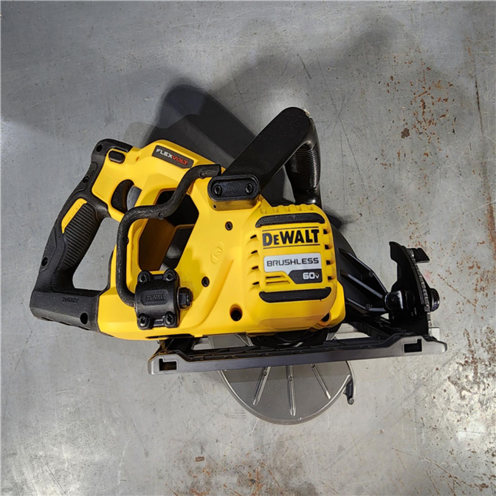 HOUSTON LOCATION - AS-IS DEWALT FLEXVOLT 60V MAX Cordless Brushless 7-1/4 in. Wormdrive Style Circular Saw (Tool Only)